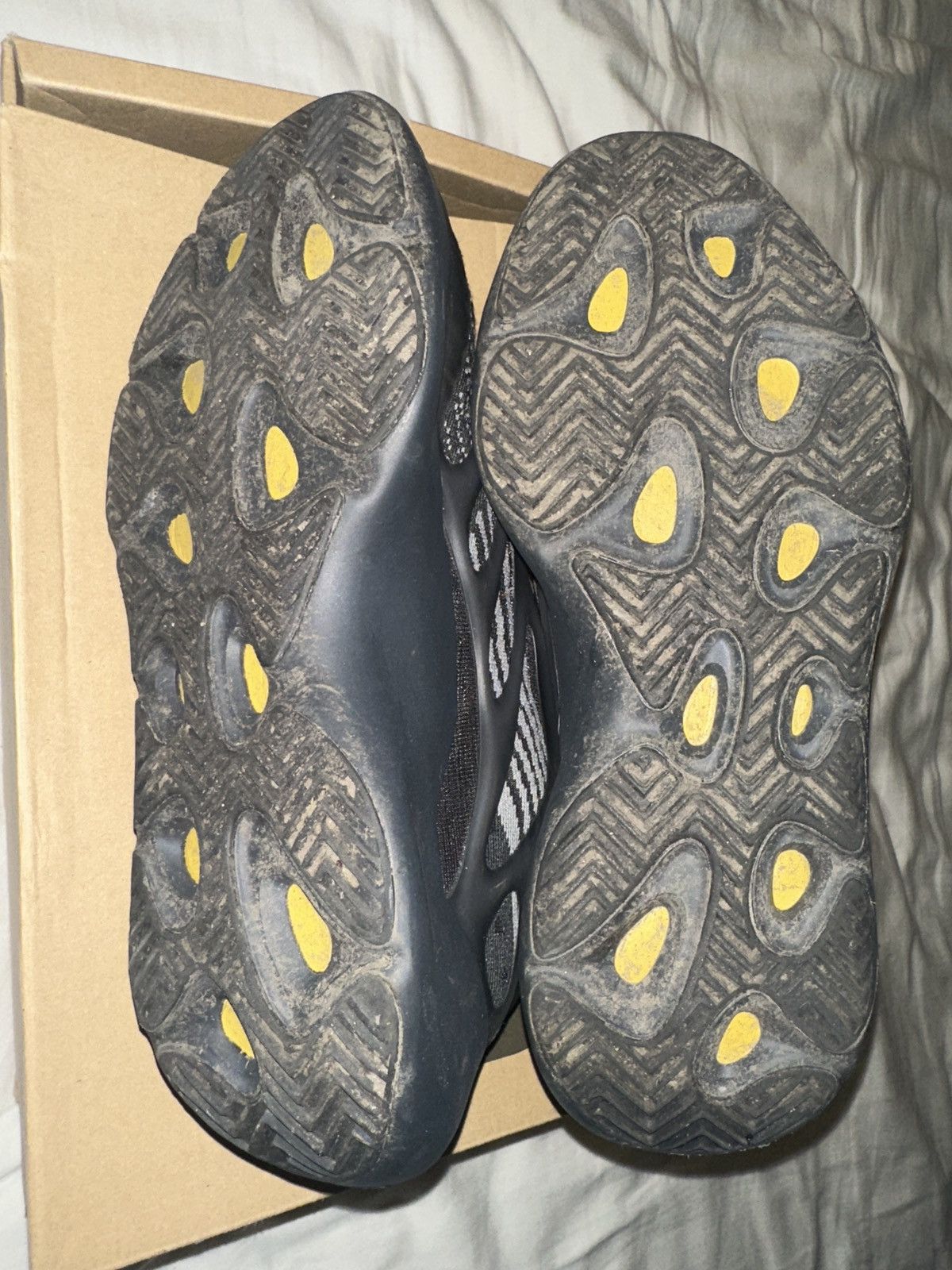 Yeezy Adidas Yeezy 700 V3 Alvah Size US 12 / EU 45 - 5 Thumbnail