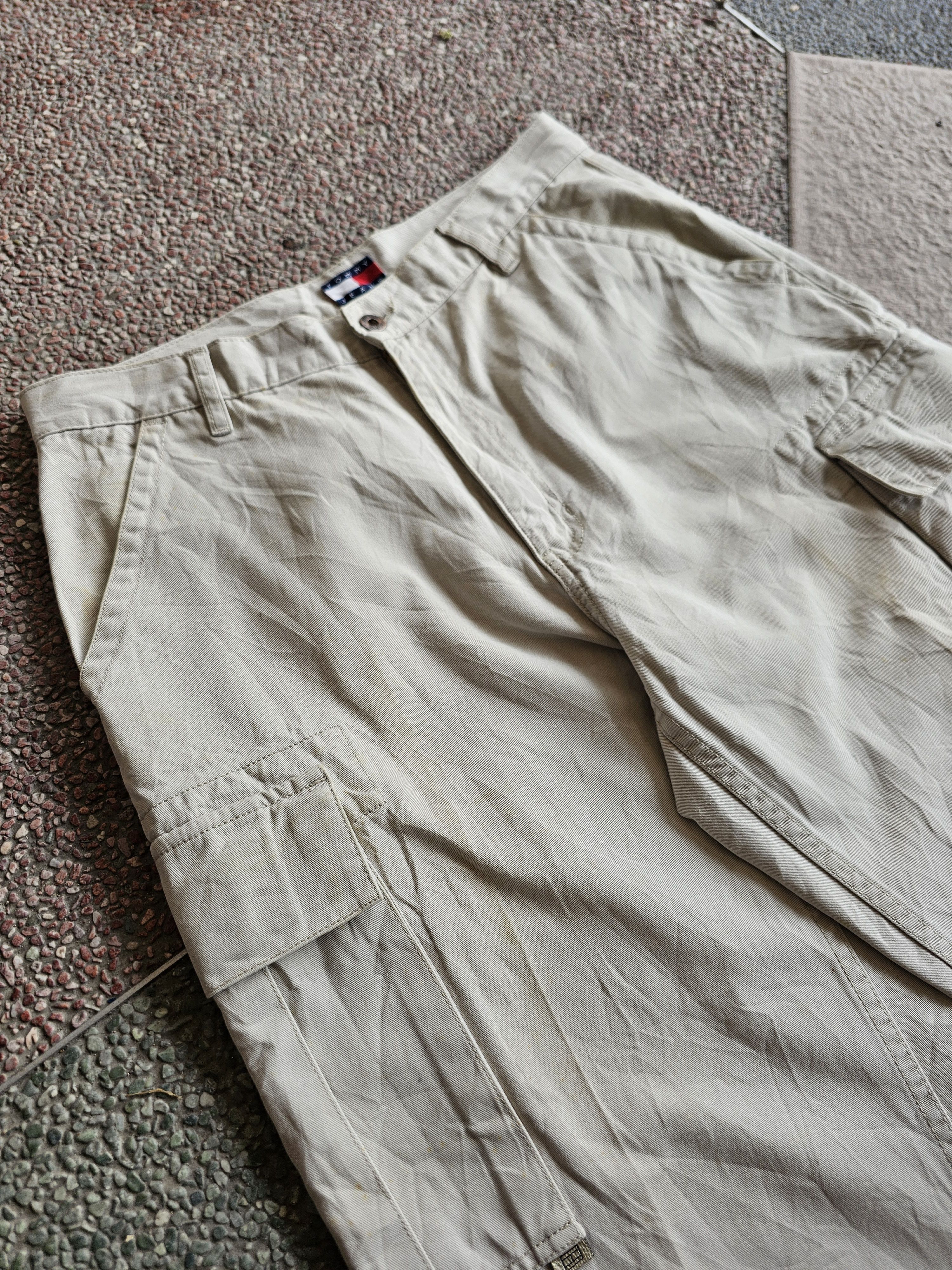 Tommy Hilfiger Vintage Tommy Hilfiger Beige Cargo Pants W32 Y2K Utility Fit Size US 32 / EU 48 - 3 Thumbnail