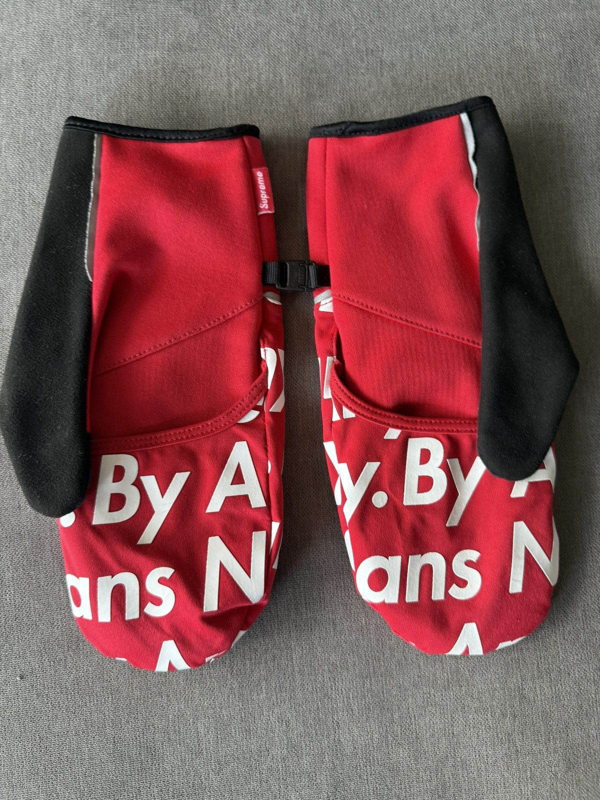 Supreme x North Face Winter Runners Gloves Red