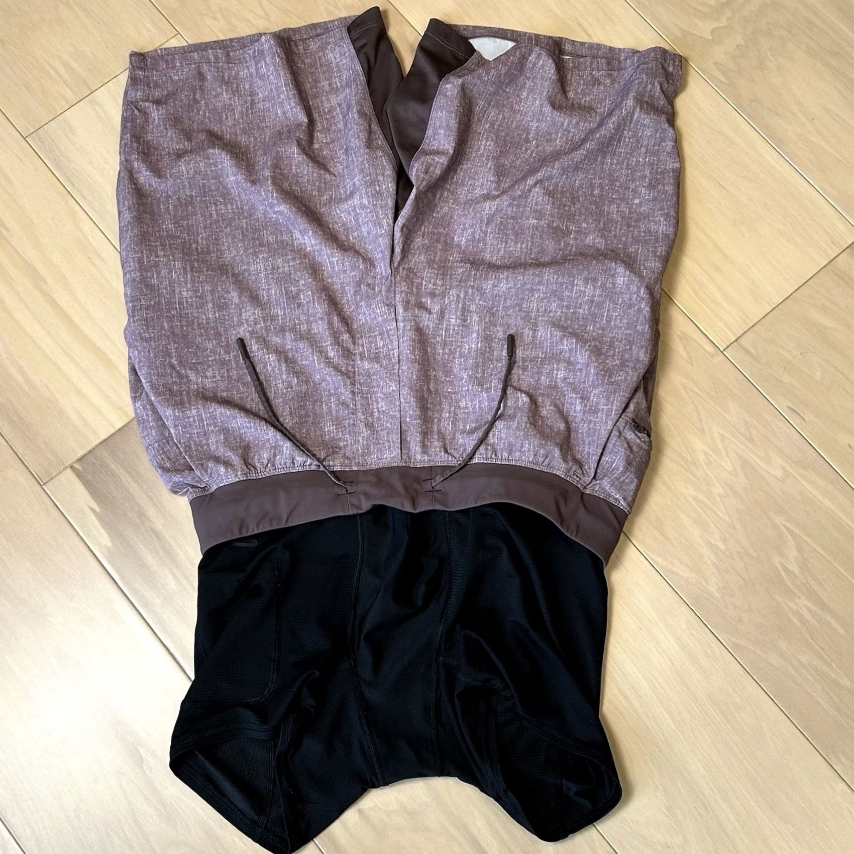 Lululemon Lululemon T.H.E. Shorts Athletic 9" Inseam M Burgundy Mens Regular Size US 31 - 4 Thumbnail