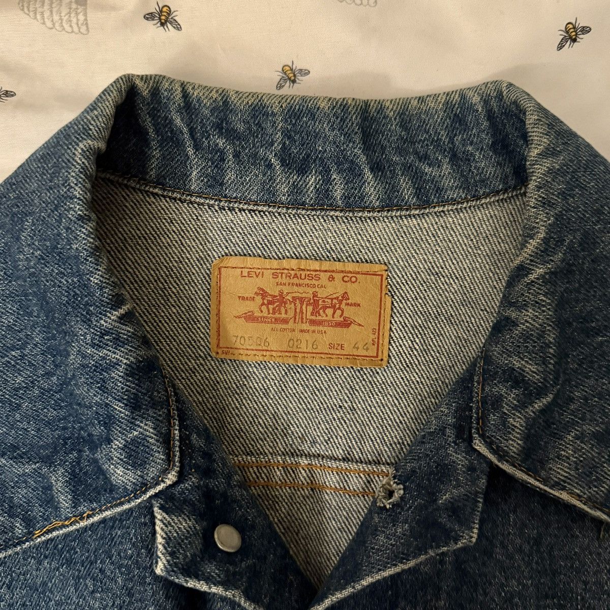 Levi's Vintage Clothing × Vintage Vintage Dark Wash Denim Jacket Size US L / EU 52-54 / 3 - 3 Thumbnail