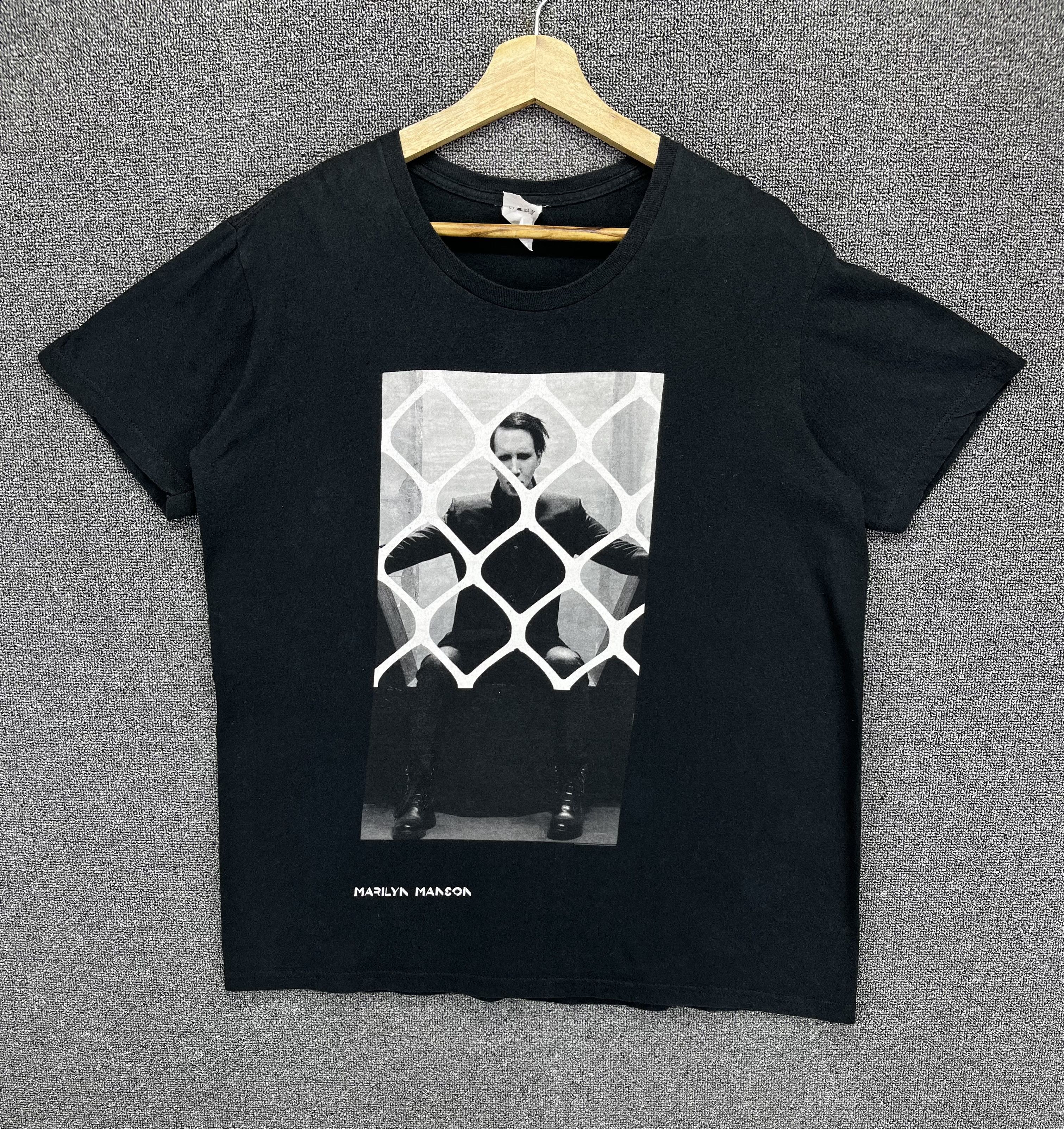 Band Tees Vintage Marilyn Manson Punk Rock Band Tees T Shirts Size US XL / EU 56 / 4 - 1 Thumbnail