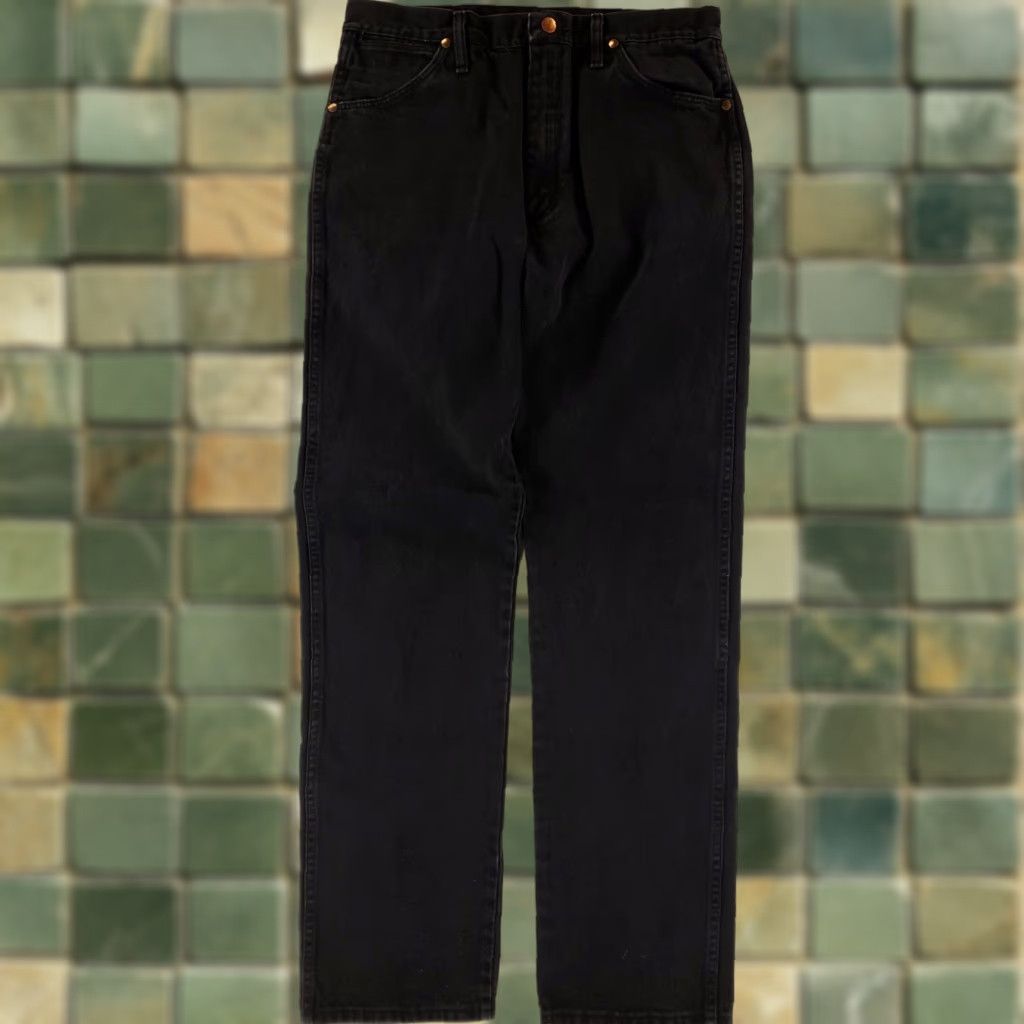 Wrangler VINTAGE Wrangler 13MWZ Jeans Mens 34x36 Black 90s VTG Straight 34x34 Actual Mens Size US 34 / EU 50 - 1 Thumbnail
