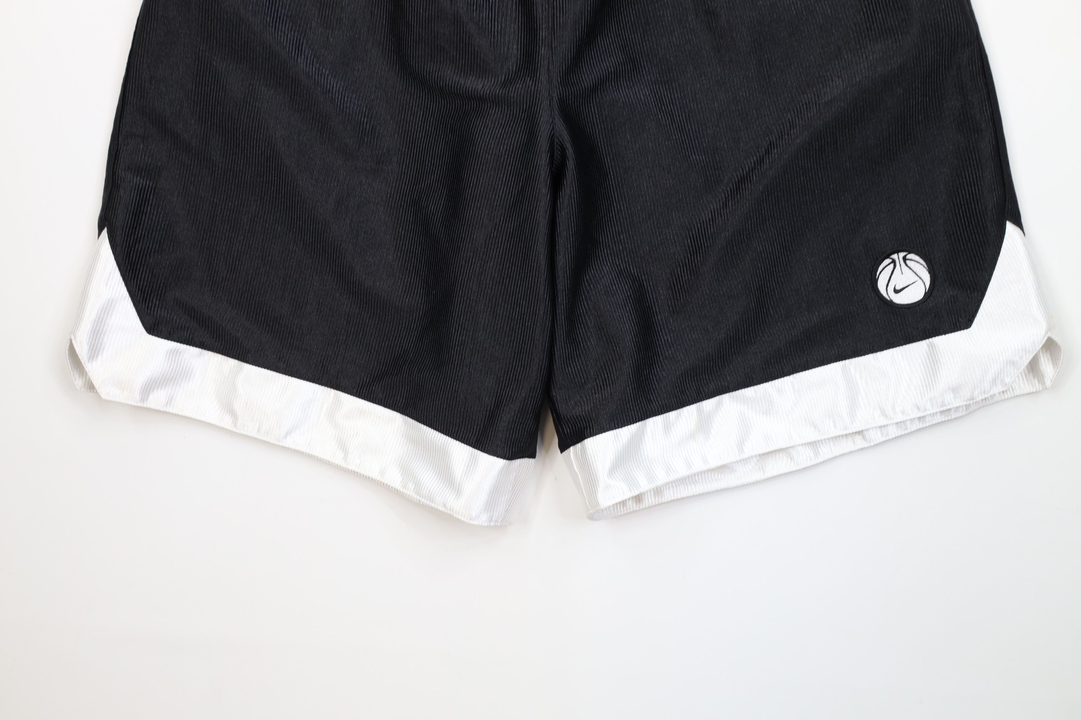 Nike Vintage 90s Nike Mini Swoosh Dazzle Basketball Shorts Black Size US 36 / EU 52 - 4 Thumbnail