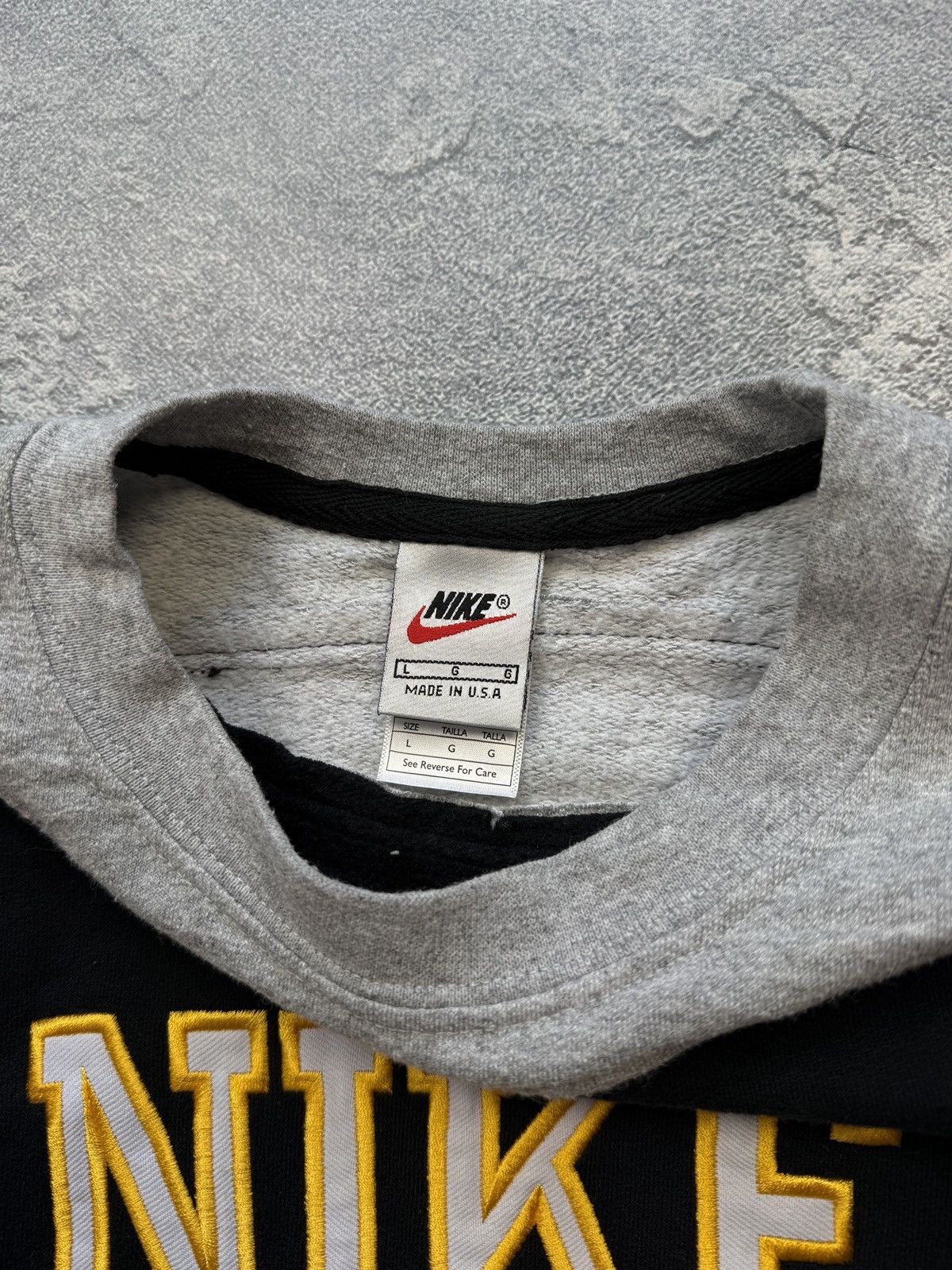 Nike Vintage Nike Big logo sweatshirt Rare Size US L / EU 52-54 / 3 - 5 Thumbnail