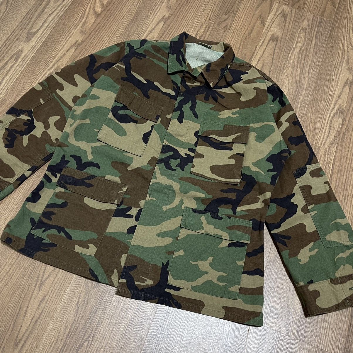 Vintage Vintage style army military woodland Camo button up jacket Size US L / EU 52-54 / 3 - 1 Thumbnail