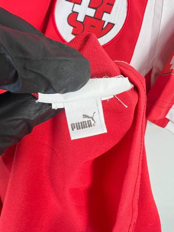 Puma SWITZERLAND NATIONAL TEAM 2004-06 HOME PUMA JERSEY Sz M Size US M / EU 48-50 / 2 - 4 Thumbnail