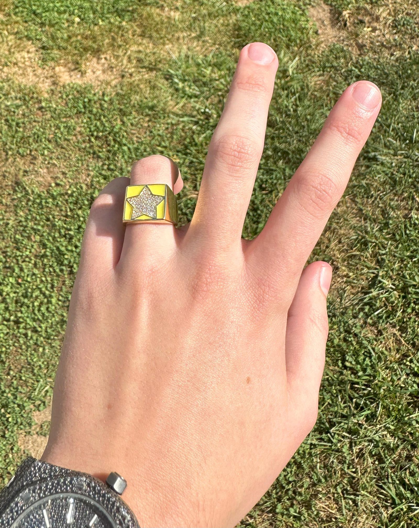 Jewelry Yellow Enamel / Gold Star Ring Adjustable Sizing Size ONE SIZE - 2 Thumbnail