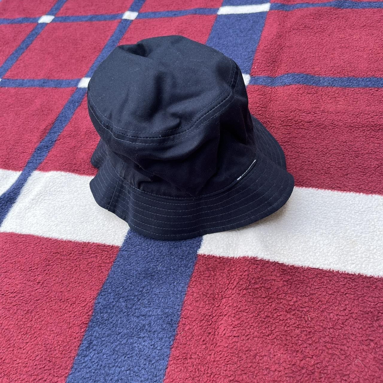 Brooks Brothers Brooks Brothers REVERSIBLE navy beige Bucket hat embroidered Size ONE SIZE - 3 Thumbnail