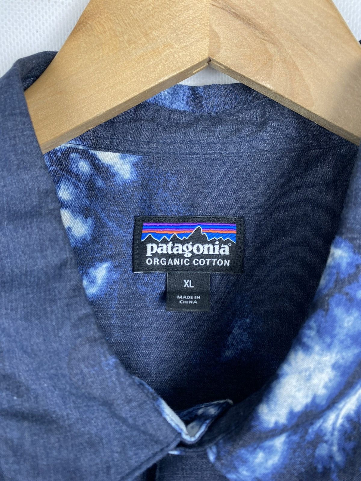 Patagonia Patagonia overprinted Hawaiian short sleeve button up shirt Size US XL / EU 56 / 4 - 11 Thumbnail