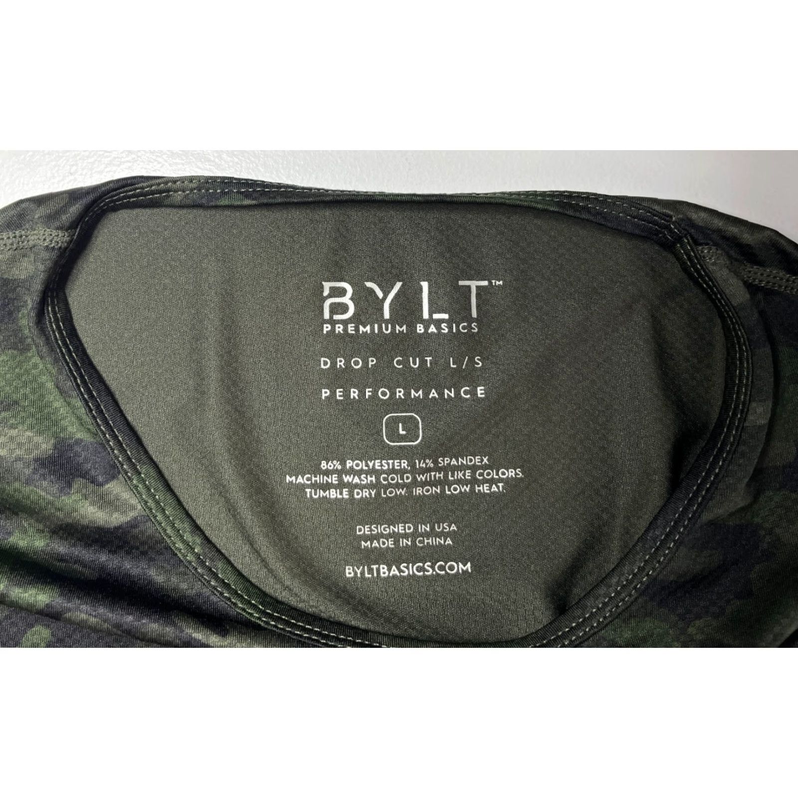 Vintage VINTAGE BYLT Drop Cut Long Sleeve Performance Tee Camouflage Green Sz L Mens Shirt Size US M / EU 48-50 / 2 - 6 Thumbnail