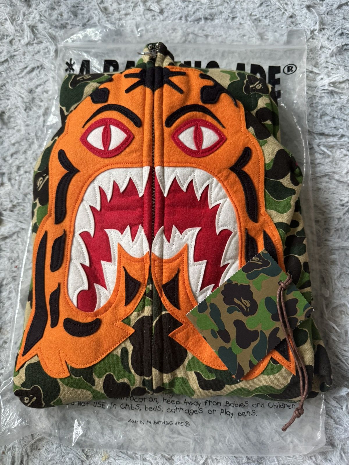 Bape A Bathing Ape Bape ABC Camo Tiger Full Zip Hoodie Size XL Size US XL / EU 56 / 4 - 3 Thumbnail