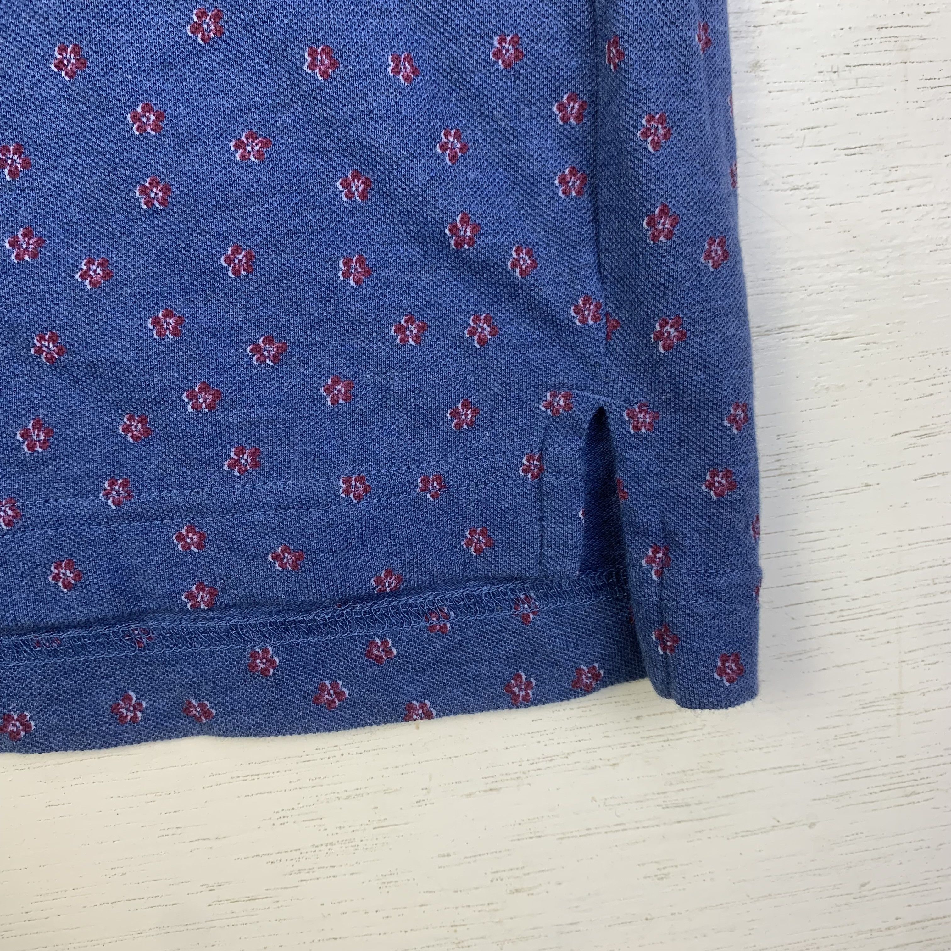 Uniqlo UNIQLO POLO TEES TINY FLORAL Size US XL / EU 56 / 4 - 6 Thumbnail