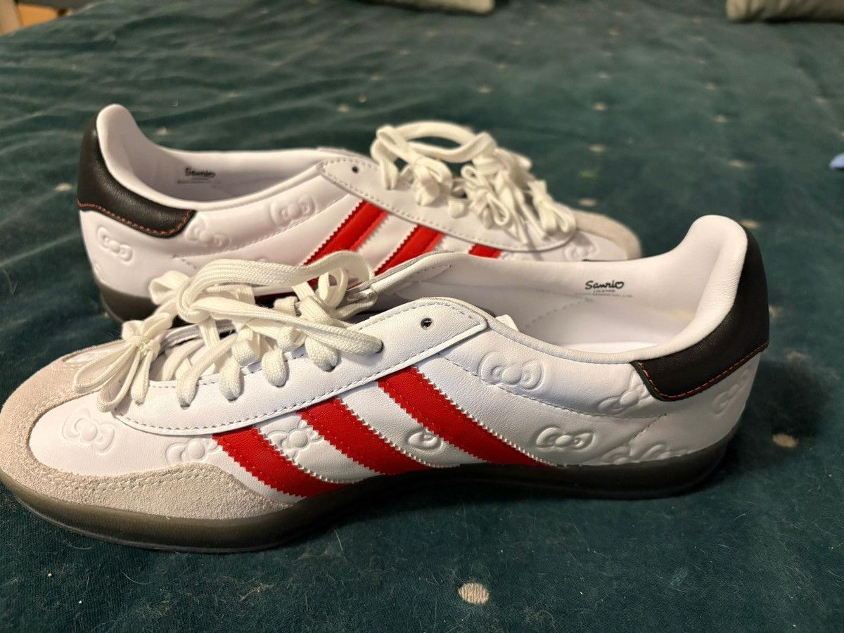 Adidas Adidas & Hello Kitty Gazelle Size US 9.5 / IT 39.5 - 1 Thumbnail