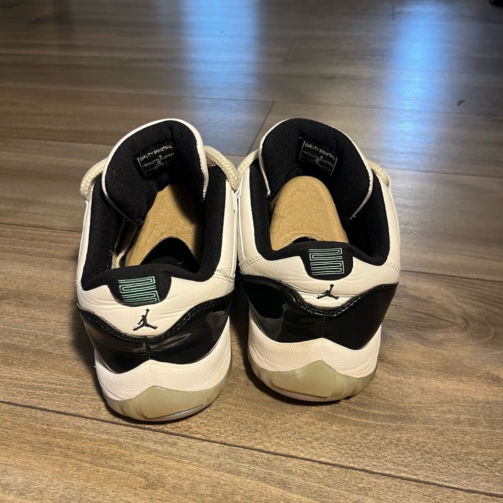 Jordan Brand Nike Air Jordan 11 Retro Low Emerald 528895-145 Men 8.5 Size US 8.5 / EU 41-42 - 4 Thumbnail