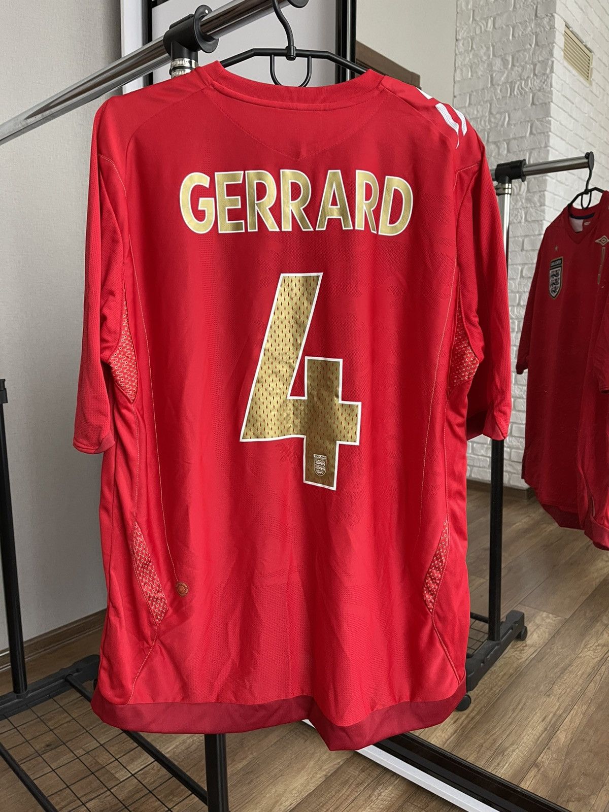 Umbro 2006/2008 Umbro England Gerrard Vintage Soccer Jersey Shirt Size US XL / EU 56 / 4 - 6 Thumbnail