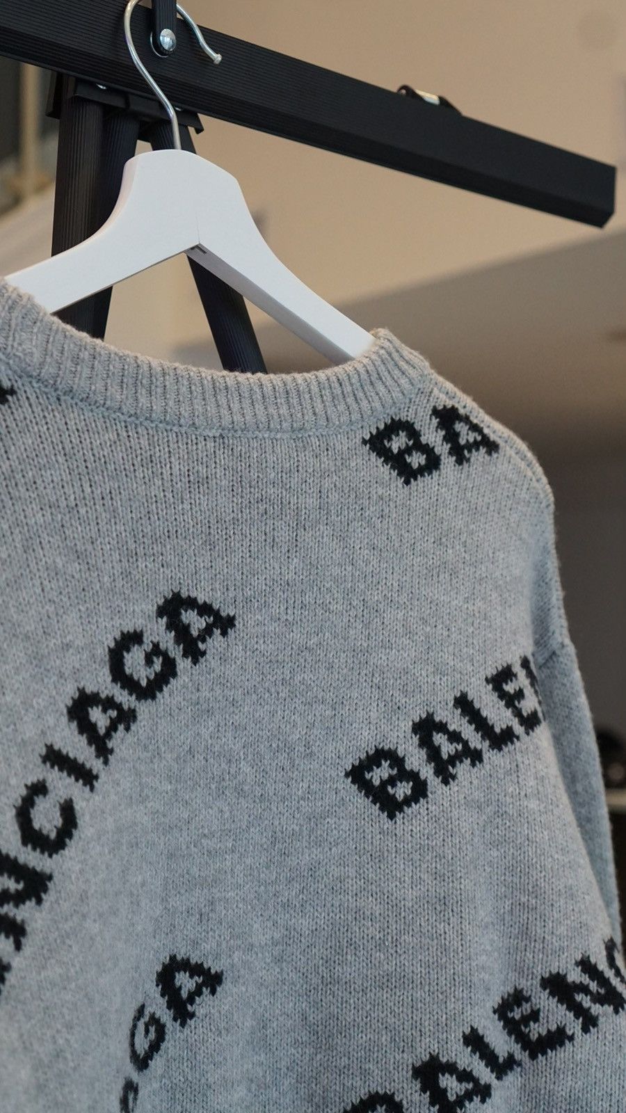 Balenciaga logo print sweater best sale