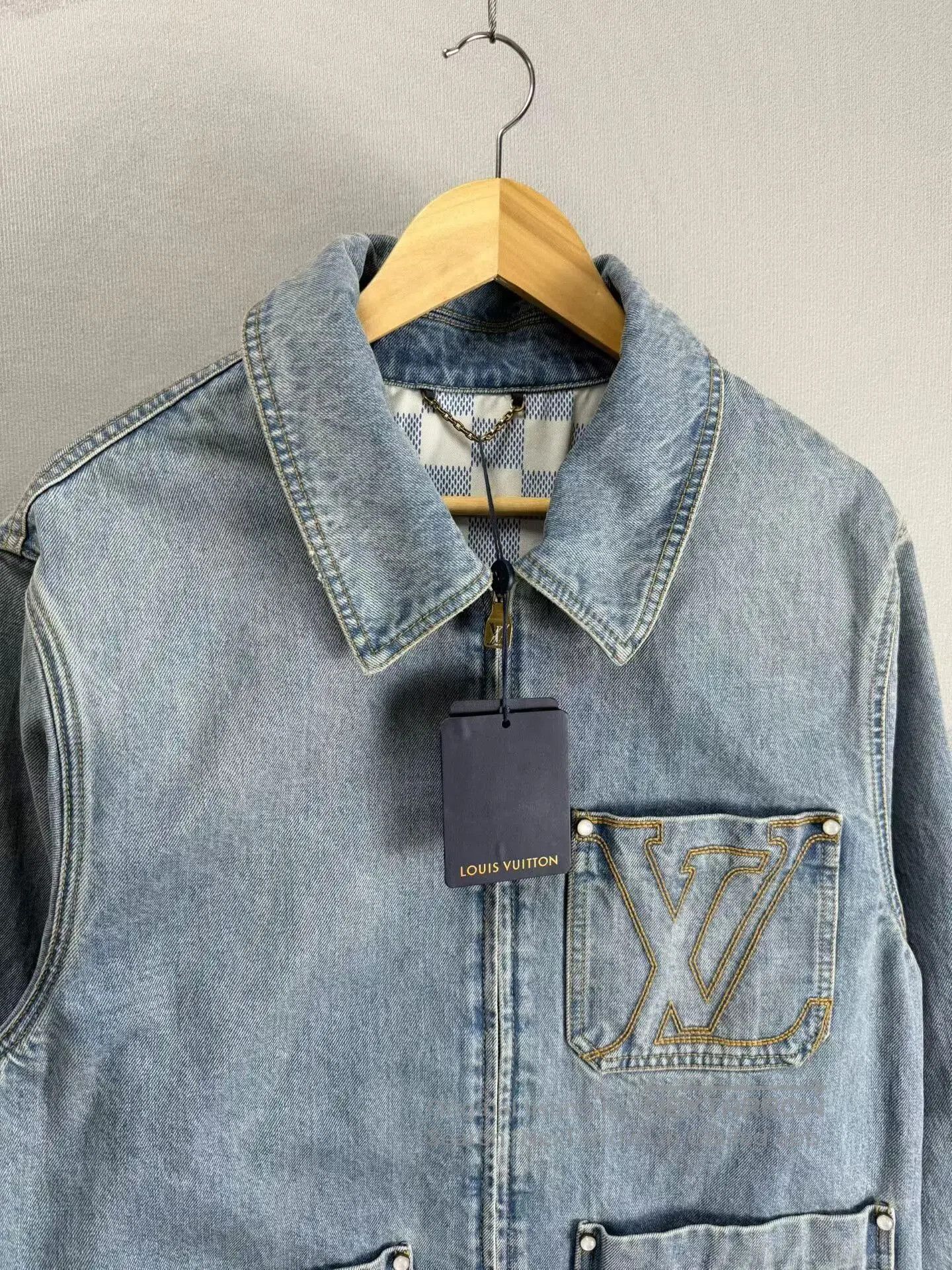 Louis Vuitton louis vuitton light blue embroidered denim jacket. Size US L / EU 52-54 / 3 - 2 Thumbnail
