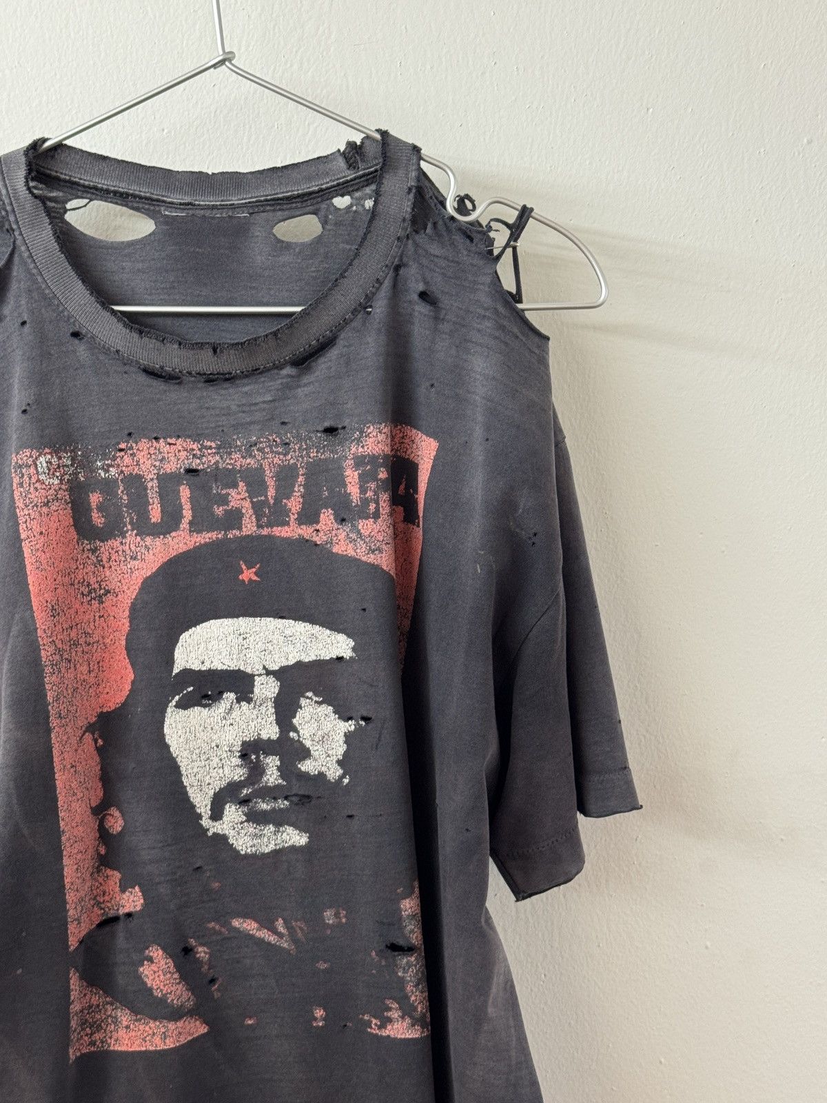 Vintage Didier Boro 90'S Che Guevara Trashed T-Shirt Size US XL / EU 56 / 4 - 3 Thumbnail