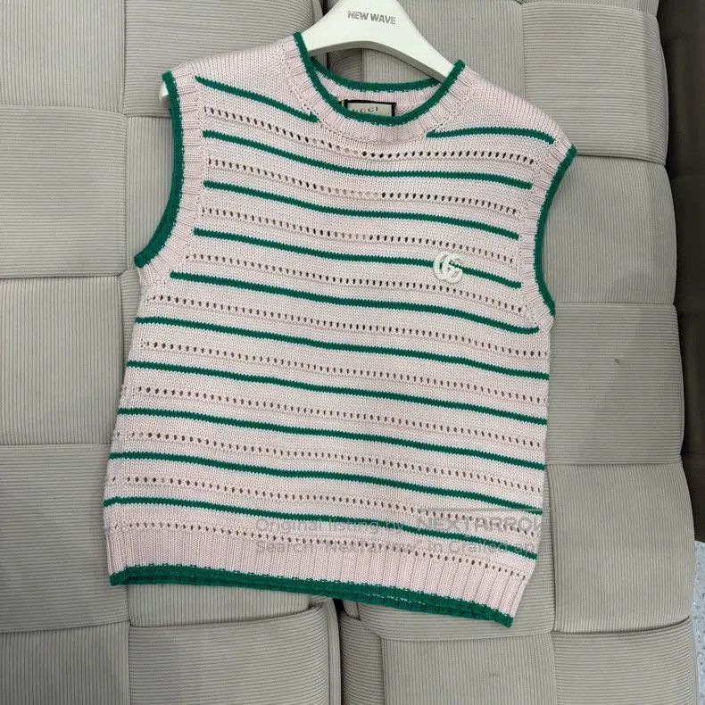 Gucci Gucci Double G old flower full print V-neck knitwear sweat Size XS / US 0-2 / IT 36-38 - 1 Thumbnail