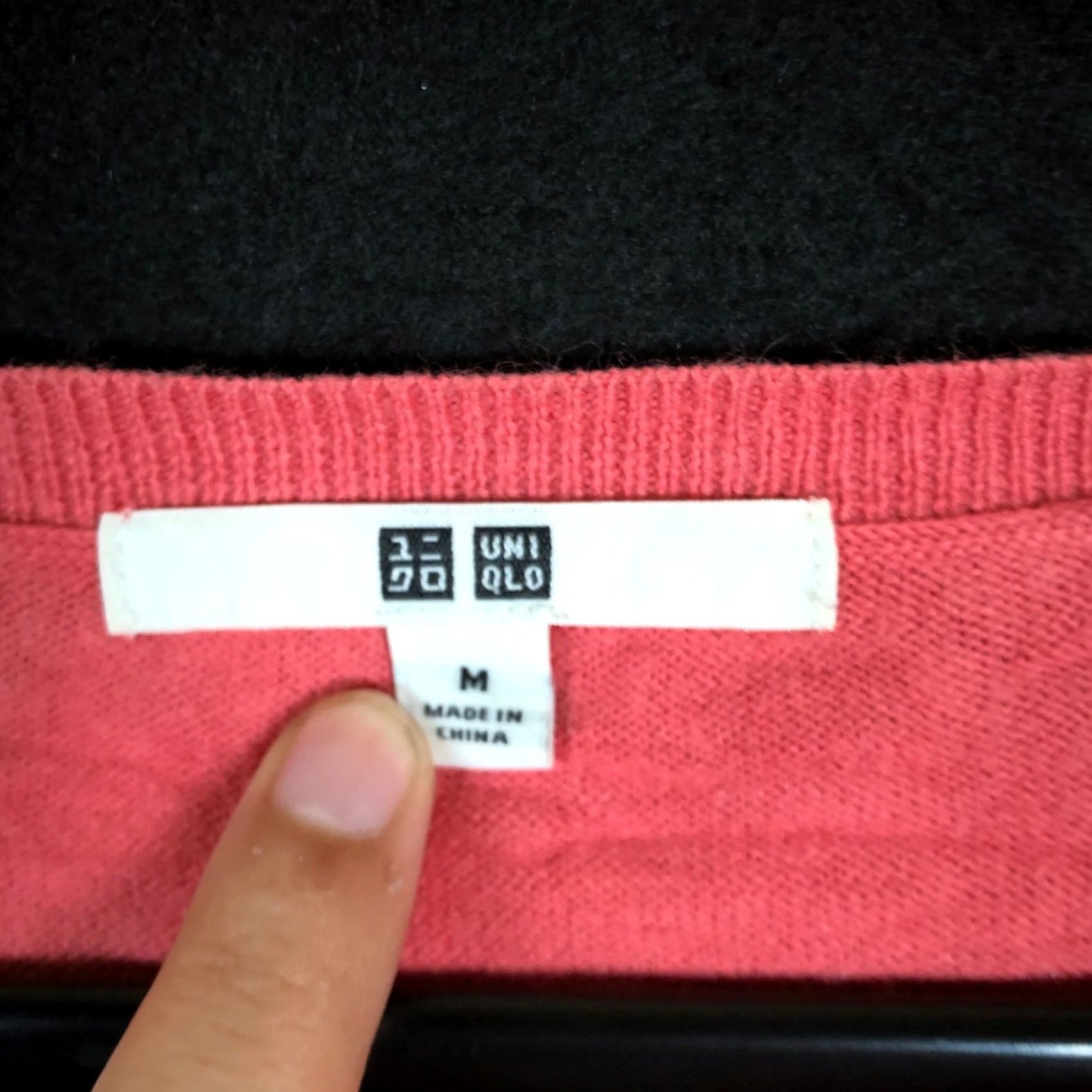 Uniqlo Uniqlo Womens Sweater Blush V Neck Long Sleeve Cashmere Blend Medium Size M / US 6-8 / IT 42-44 - 6 Thumbnail