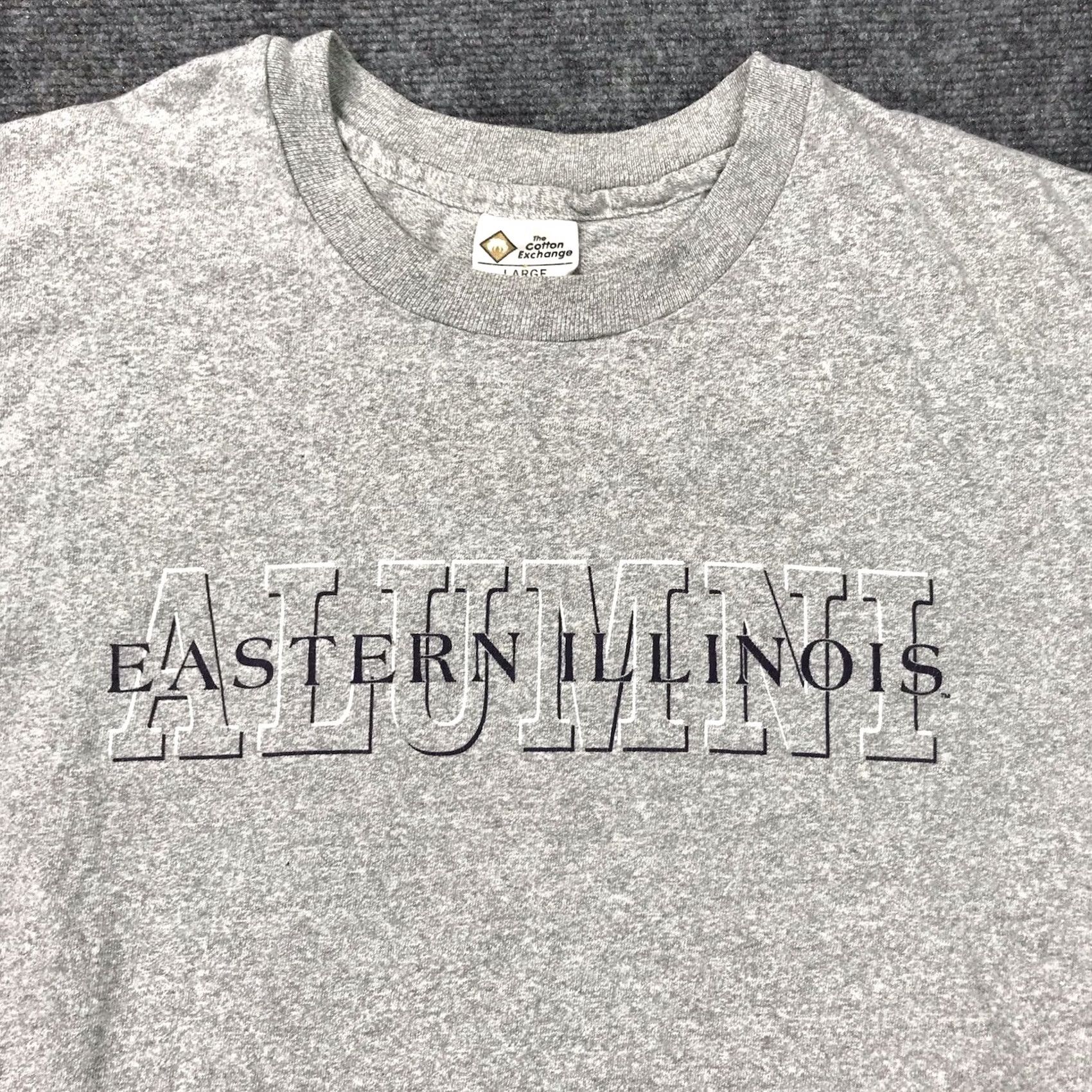 Vintage VINTAGE Eastern Illinois Alumni Graphic T-Shirt Unisex Adults Large Gray Cotton Rayon Single stitch Crew Neck 90s Logo B Size US L / EU 52-54 / 3 - 5 Thumbnail