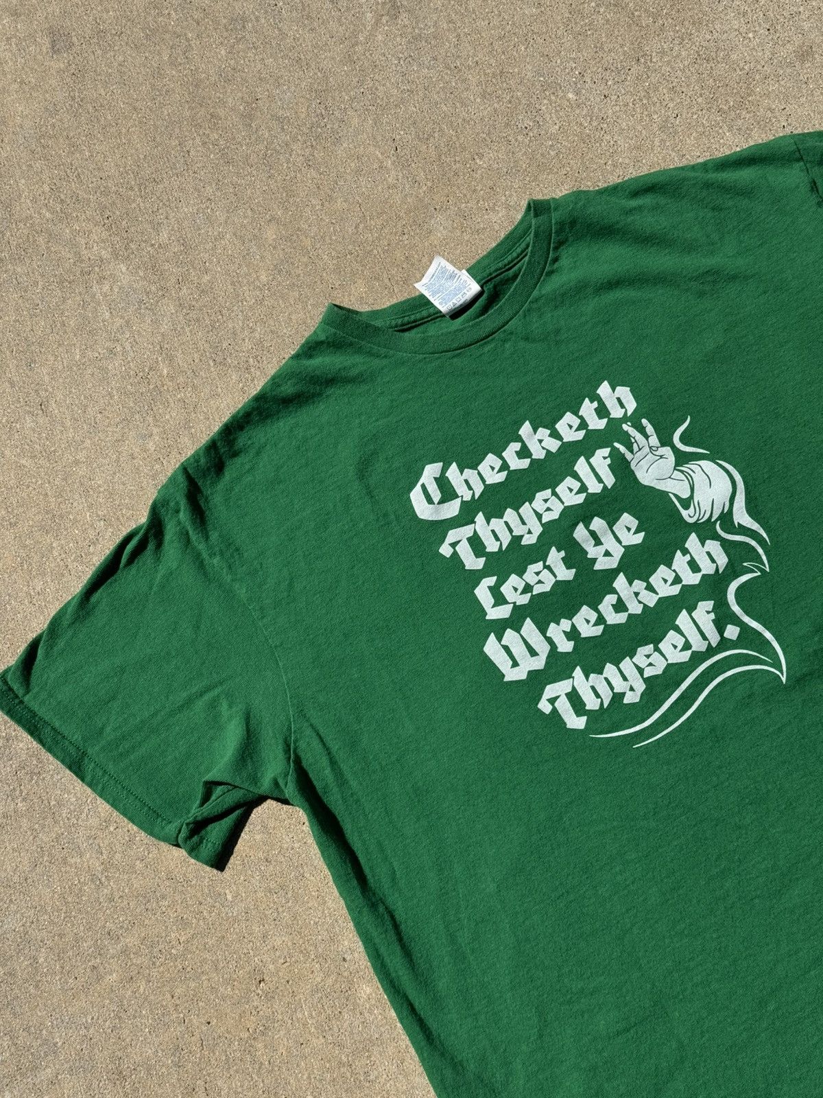 Vintage 2000s Green "Checketh Thyself Lest Ye Wrecketh Thyself" tee Size US XL / EU 56 / 4 - 1 Thumbnail