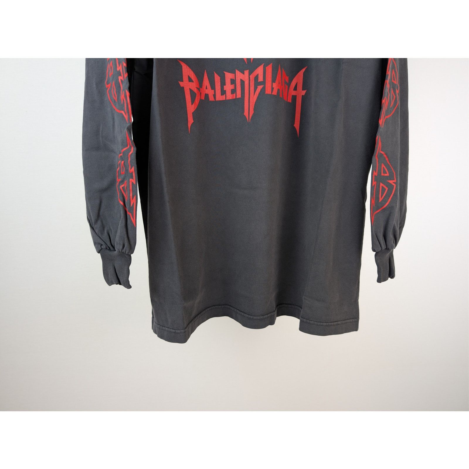 Balenciaga o1rshd1 Metal BB Vintage Jersey L/S Large Fit T-Shirt Black Size US S / EU 44-46 / 1 - 4 Thumbnail