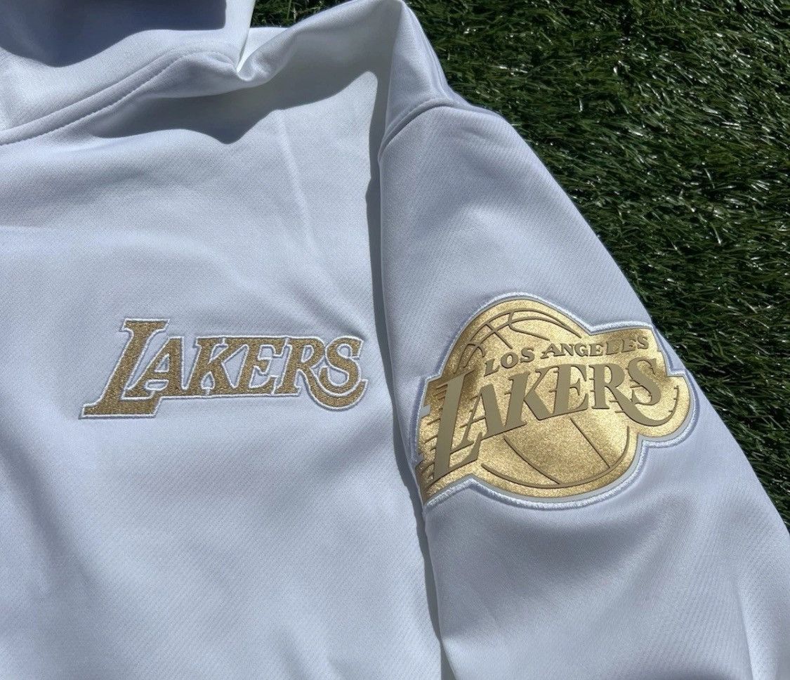 Nike LOS ANGELES LAKERS SHOWTIME "TROPHY RING BANNER" 2020 Size US XL / EU 56 / 4 - 11 Thumbnail
