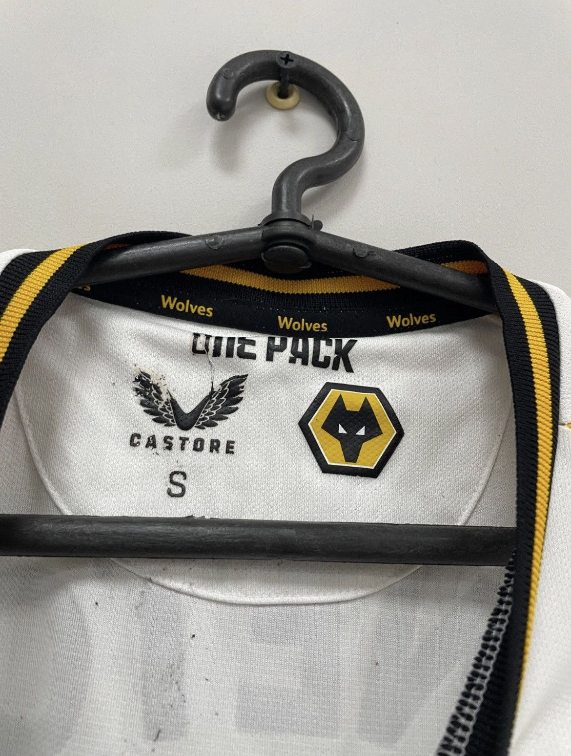 Castore Wolverhampton Wanderers 2021/2022 Football Jersey #7 Neto Size US S / EU 44-46 / 1 - 10 Thumbnail