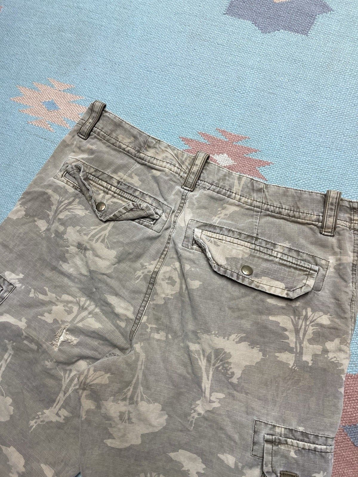 Wrangler Eddie Bauer camo cargo shorts ripstop cotton distressed 34 Size US 34 / EU 50 - 10 Thumbnail