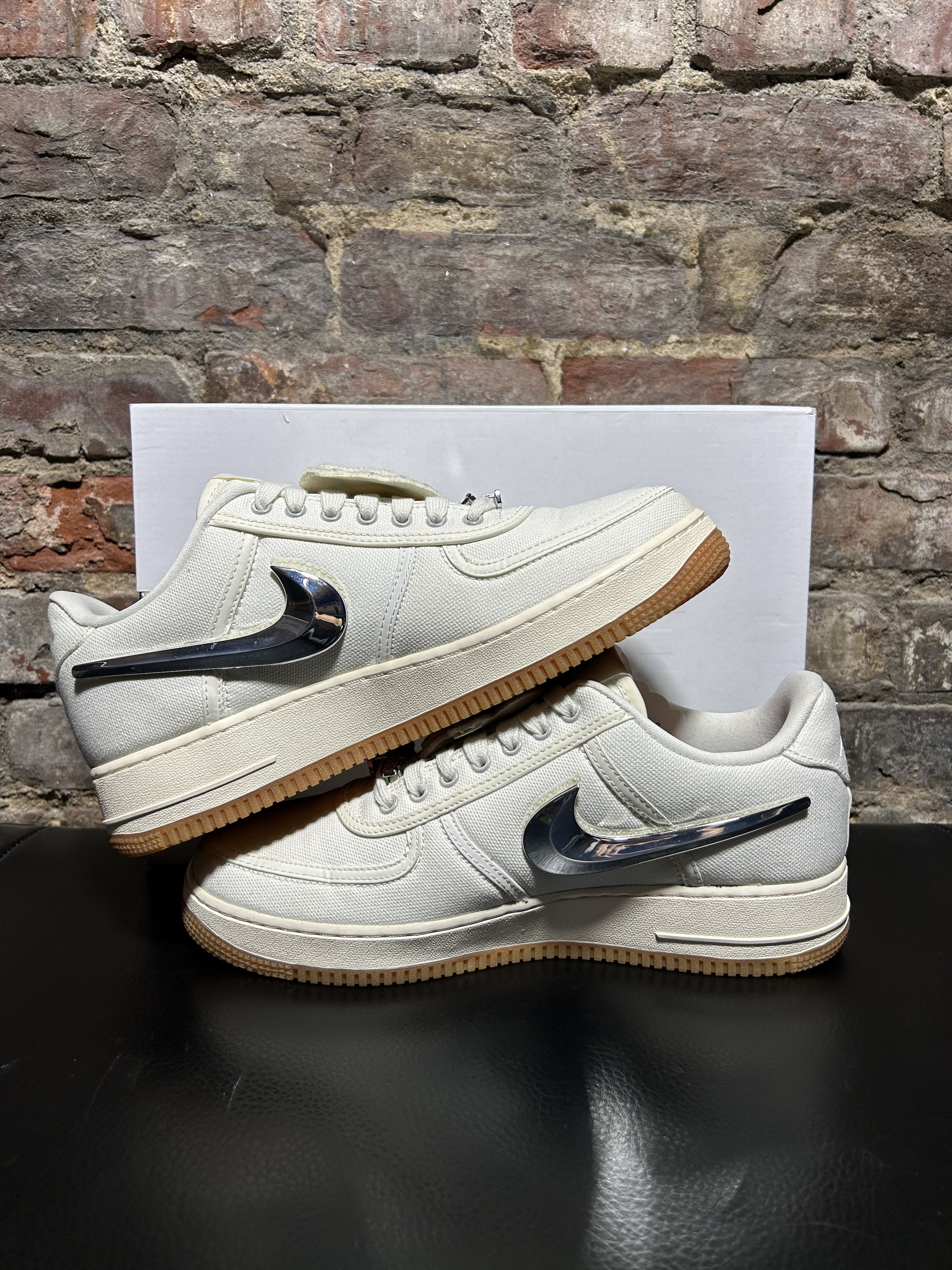 Nike × Travis Scott Air Force 1 Low Travis Scott Size US 9.5 / EU 42-43 - 2 Thumbnail