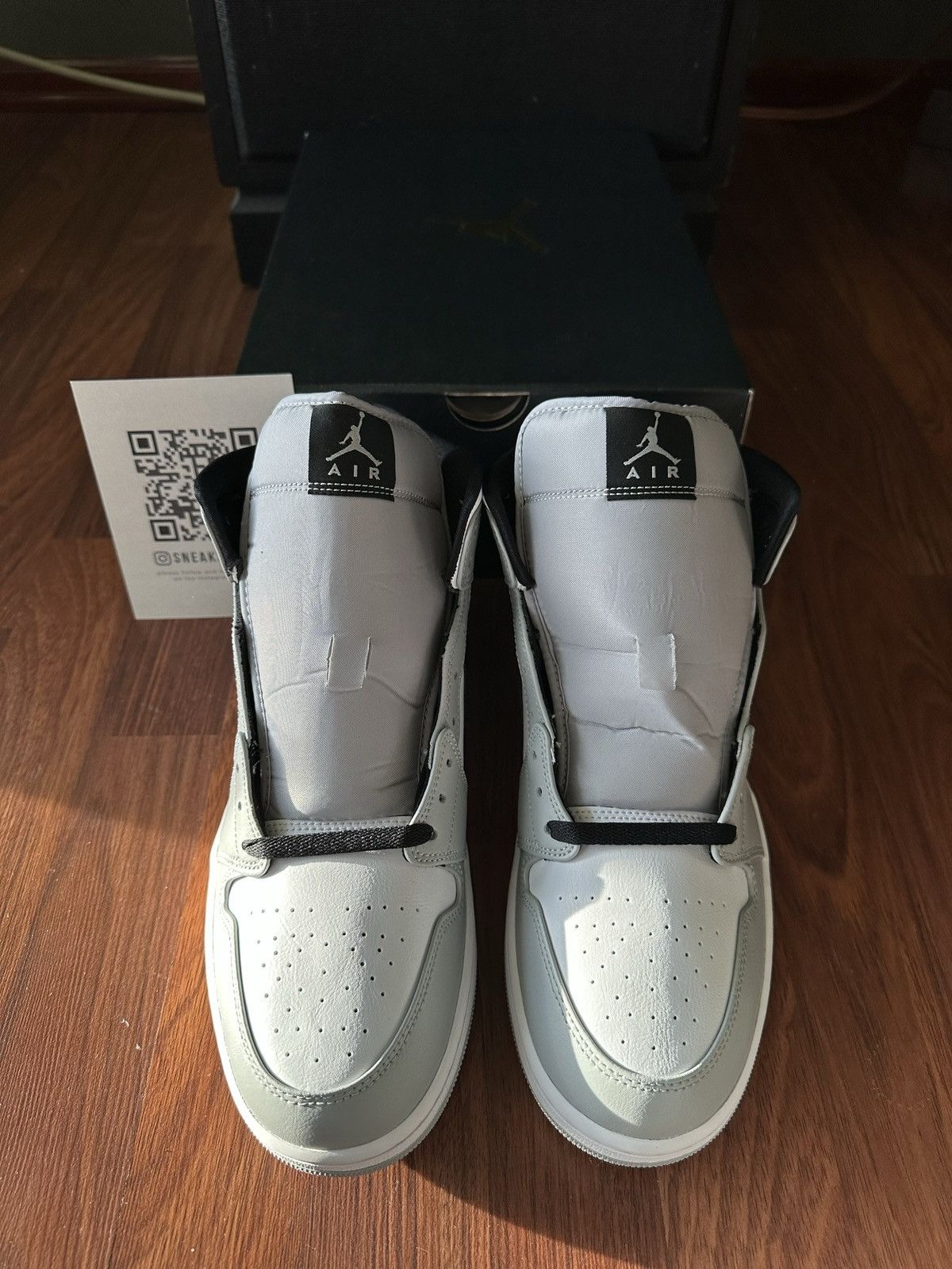 Jordan Brand Jordan 1 Mid Light Smoke Grey Size 12M 554724-092 Size US 12 / EU 45 - 3 Thumbnail