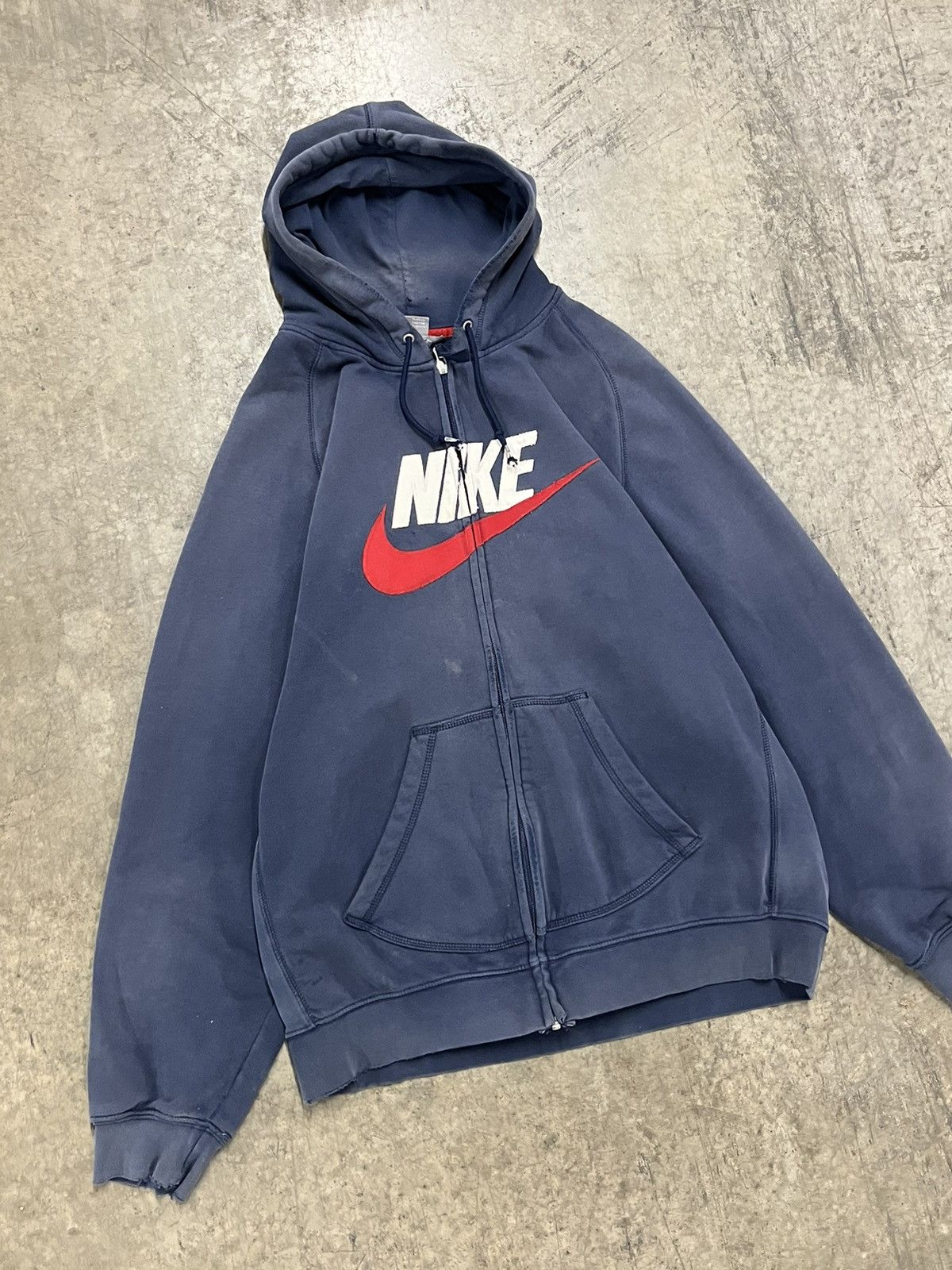 Nike × Vintage Nike y2k zip up hoodie boxy fit perfectly faded skater hype Size US XL / EU 56 / 4 - 3 Thumbnail