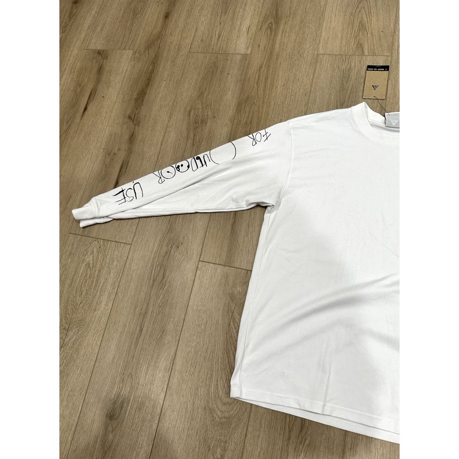 Nike VINTAGE? No. Nike ACG All Conditions Gear Shirt Mens Small Outdoor White Long Sleeve Crew Neck Solid Graphic Print Logo Size US S / EU 44-46 / 1 - 4 Thumbnail