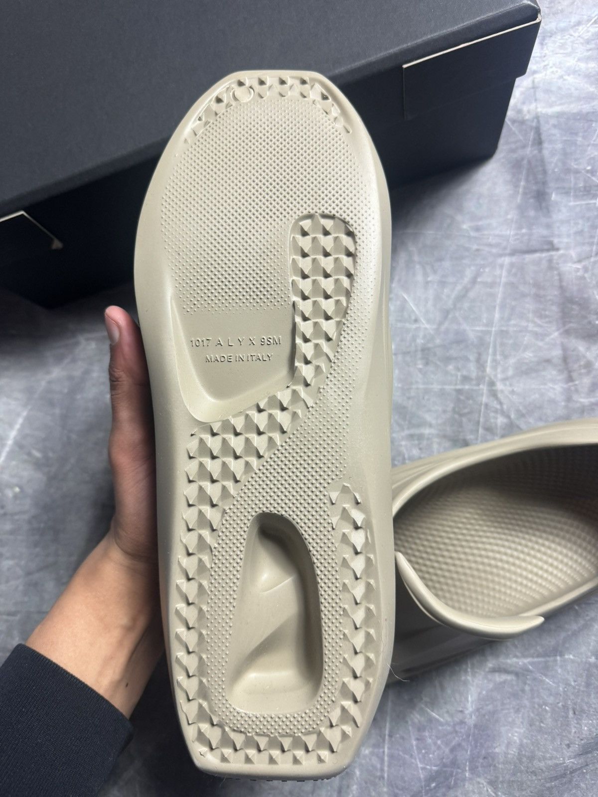 1017 ALYX 9SM 1017 ALYX 9SM Beige Mono Slip On Size US 12 / EU 45 - 5 Thumbnail
