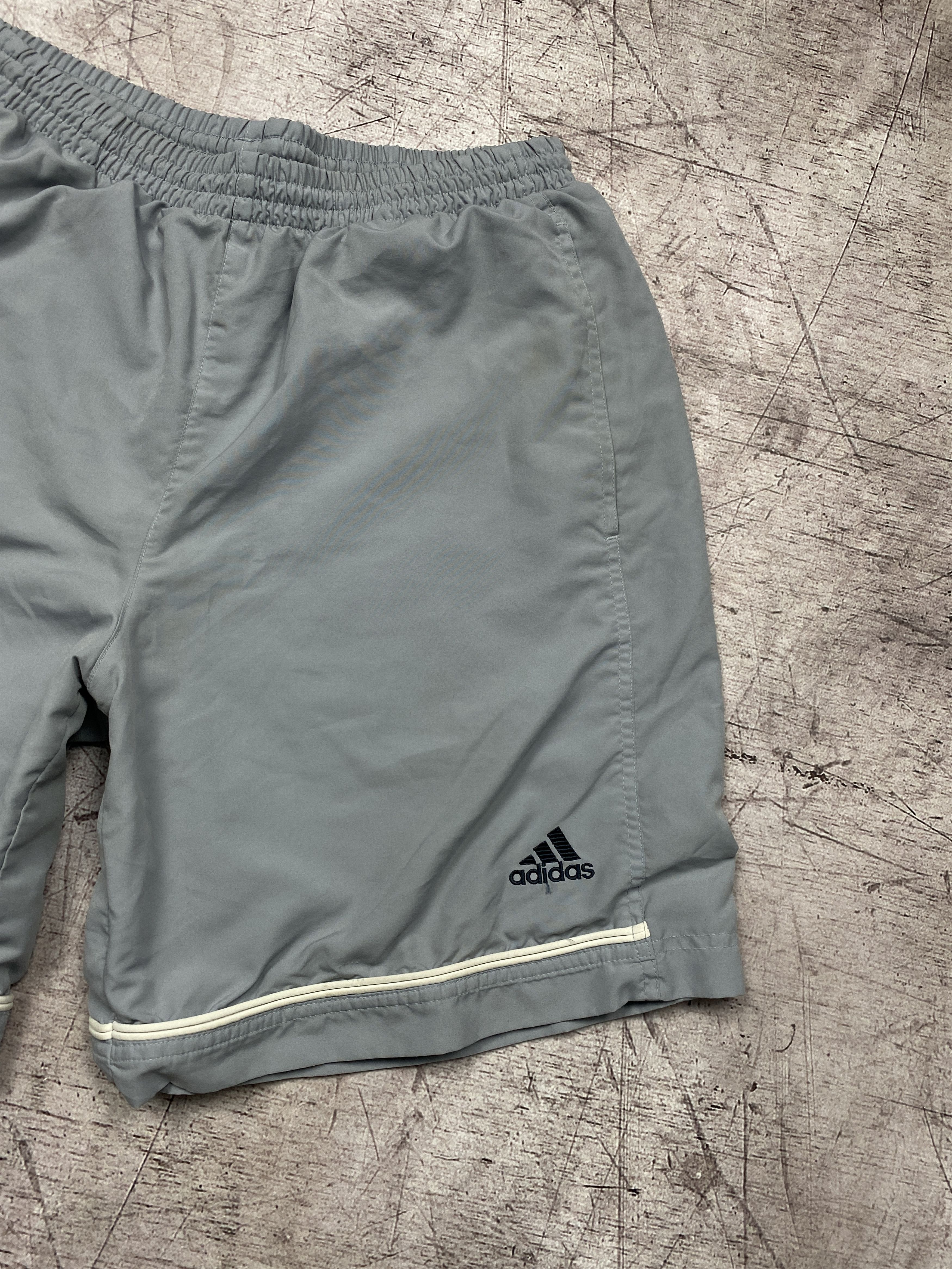 Adidas × Vintage Adidas Vintage Mens Nylon Shorts Y2K Size US 34 / EU 50 - 2 Thumbnail