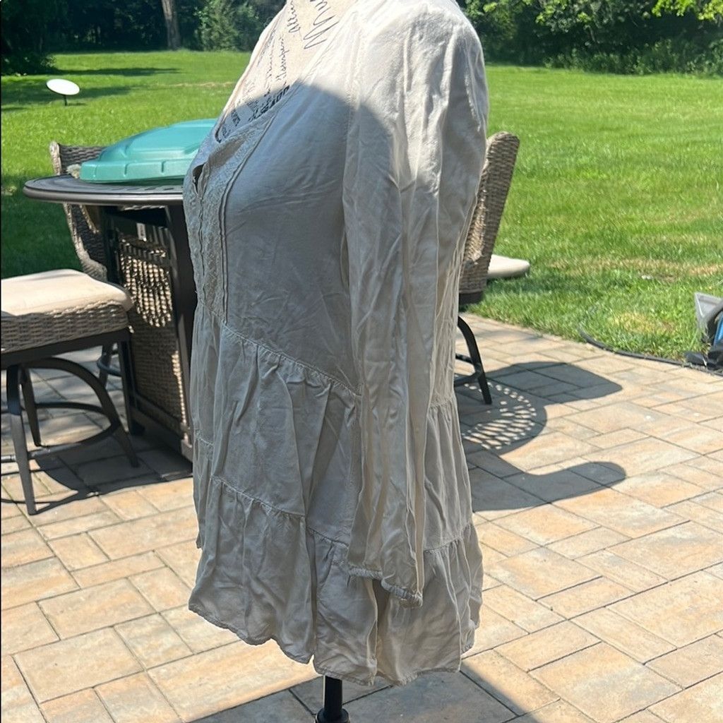 American Eagle Outfitters American Eagle Outfitters Cream Peplum Tunic Blouse Size S / US 4 / IT 40 - 2 Thumbnail