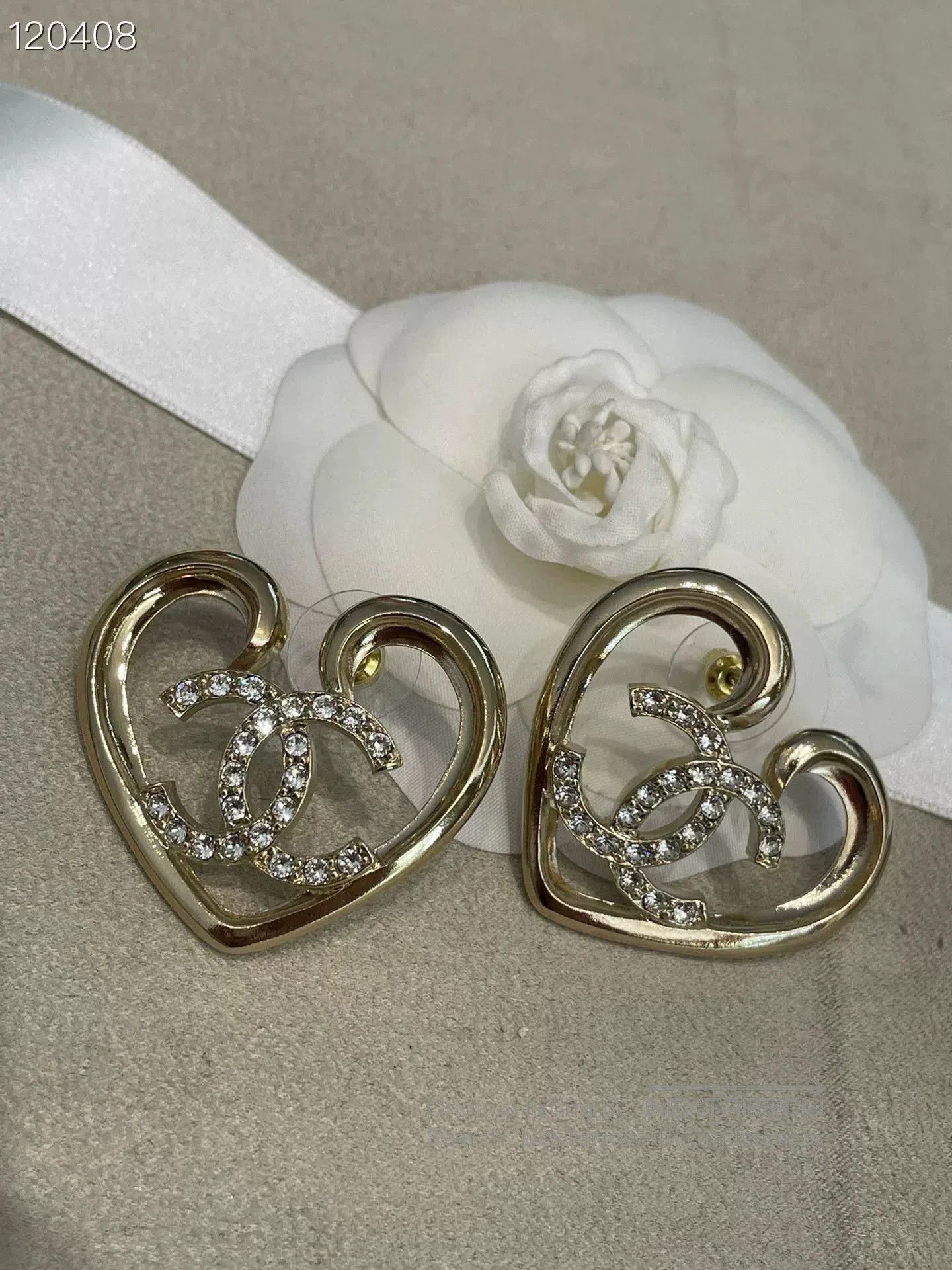 Chanel Chanel Large Heart Earrings 23C. Size ONE SIZE - 3 Thumbnail