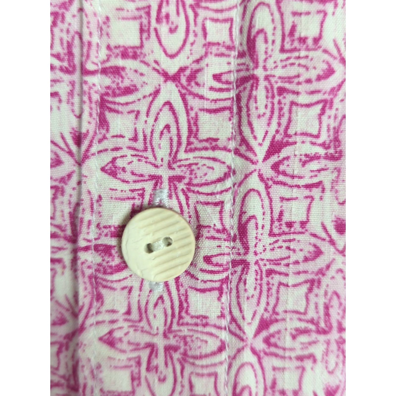 Tommy Bahama VINTAGE? No. Tommy Bahama Geovanni Geo Camp Shirt Silk Pink Short Sleeve Button-Up Casual Men M Regular Size US M / EU 48-50 / 2 - 5 Thumbnail