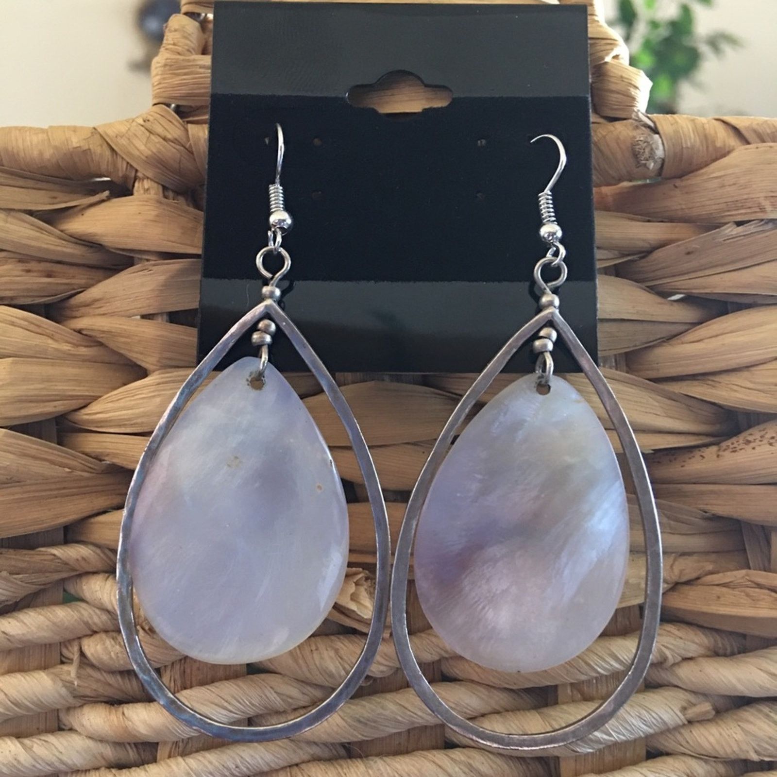 Vintage Vintage silver tone mother of pearl earrings Size ONE SIZE - 1 Thumbnail