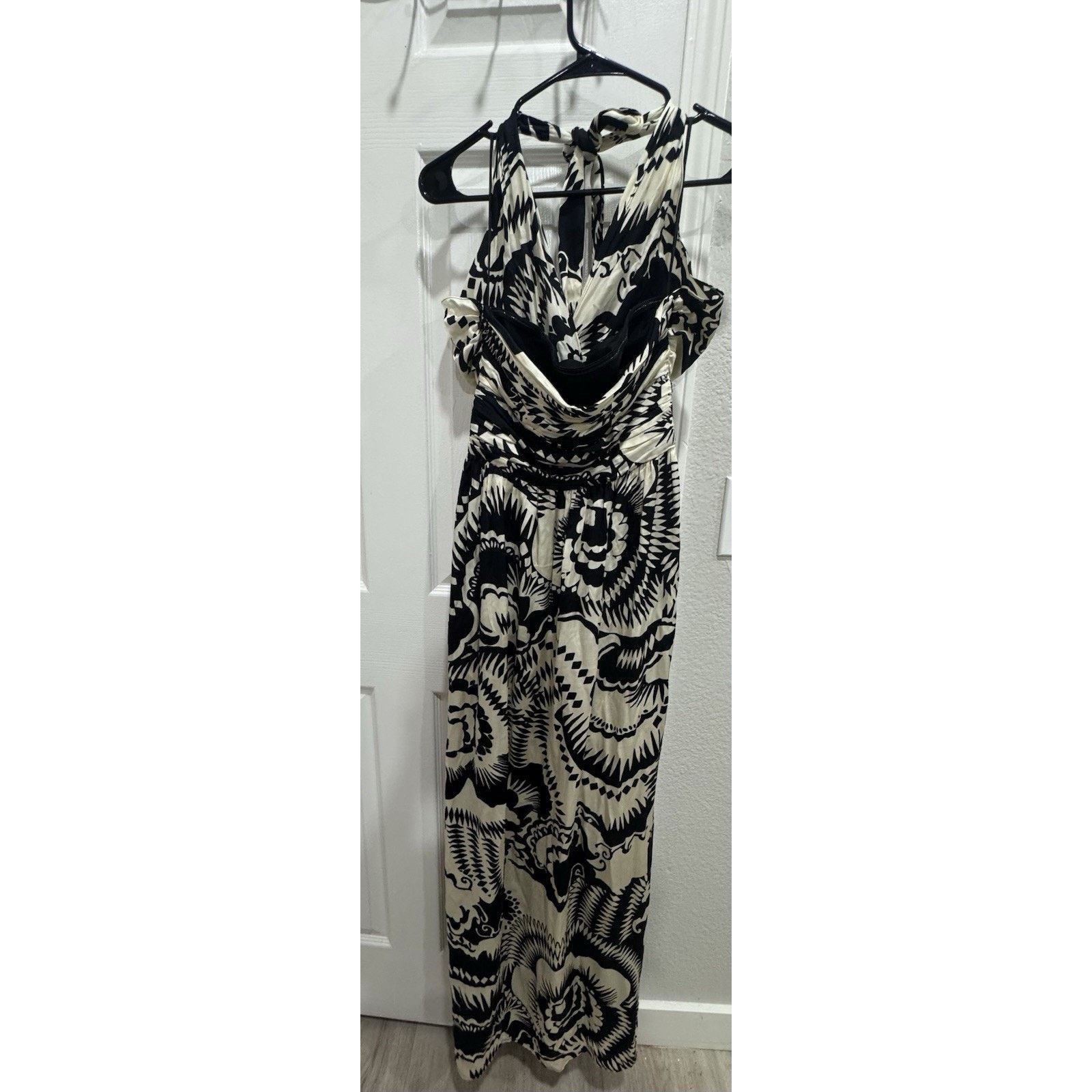 Reiss REISS Hallie Printed Halter Neck Maxi Dress in Black/White Size S / US 4 / IT 40 - 9 Thumbnail