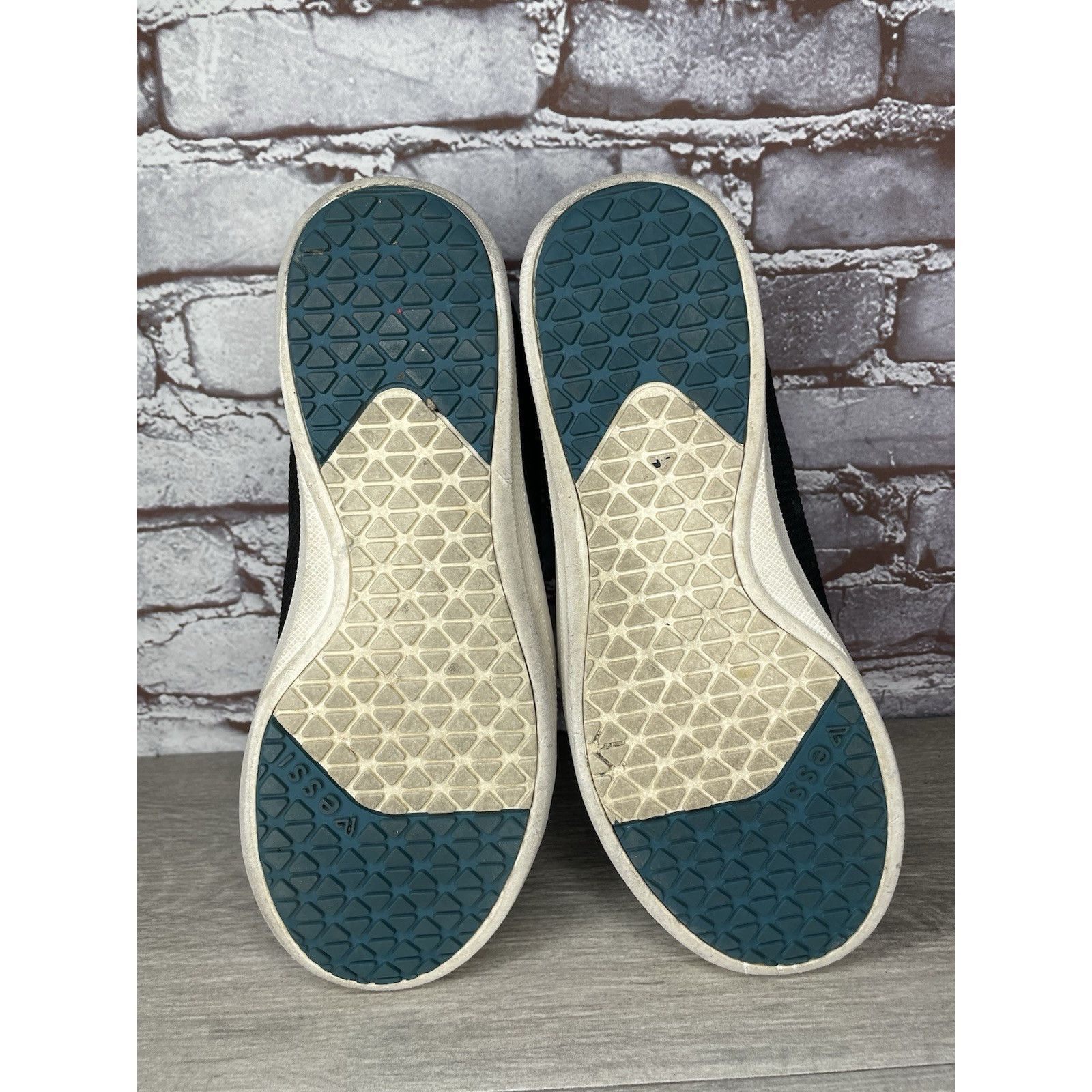 Vessi Vessi Weekend Sneaker Concrete Asphalt Black Fabric Shoes Me Size US 12 / EU 45 - 16 Thumbnail