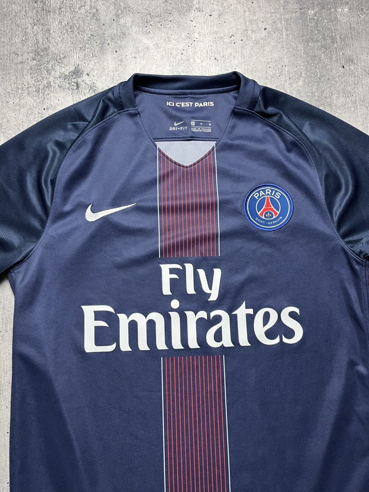 Nike PARIS SAINT GERMAIN 2016 2017 HOME FOOTBALL NIKE 776929-410 Size US M / EU 48-50 / 2 - 3 Thumbnail