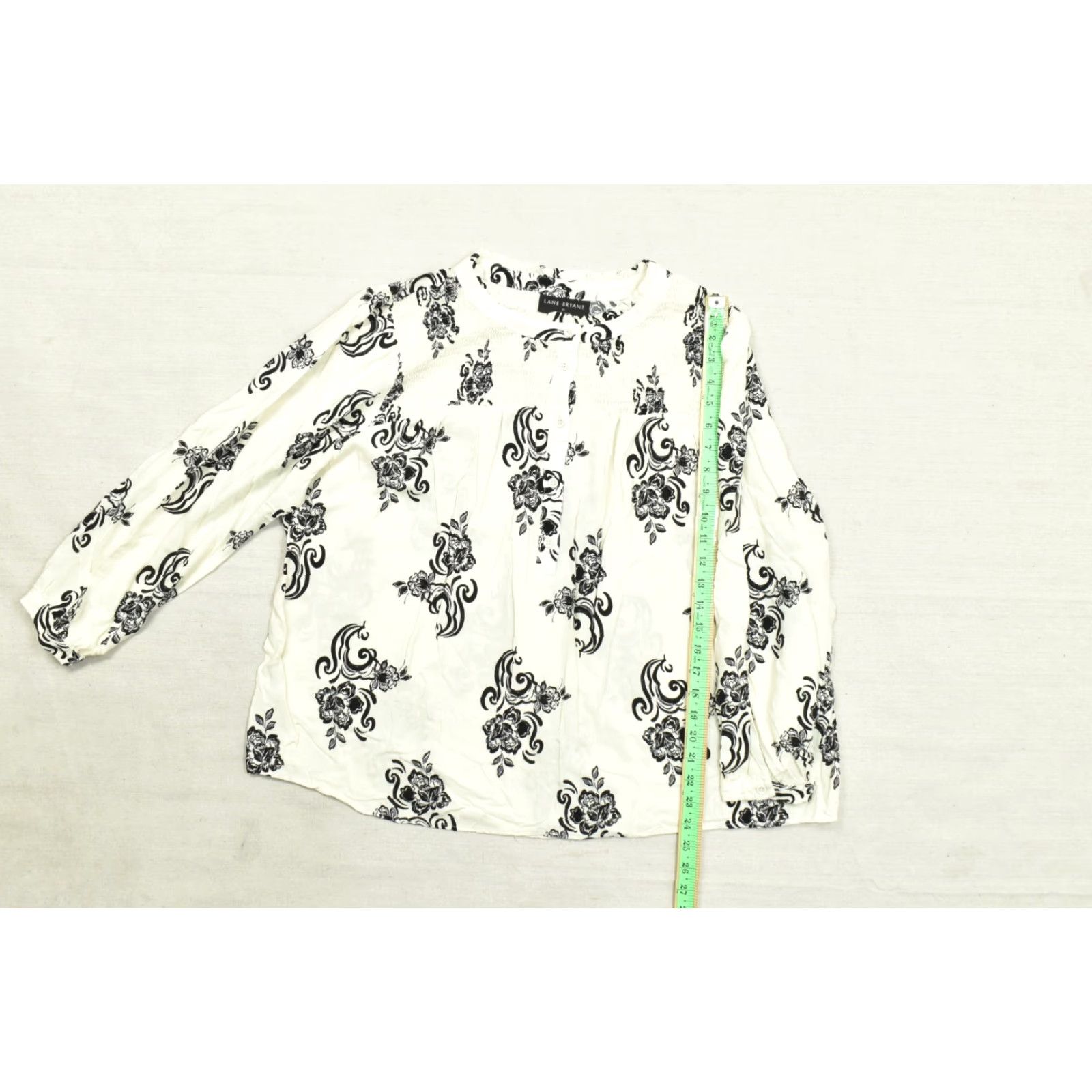 Vintage Lane Bryant Blouse Women 20 Plus White Black Floral Rayon Henley Smocked Casual Shirt Mor e Size 3XL / US 20-22 - 5 Thumbnail