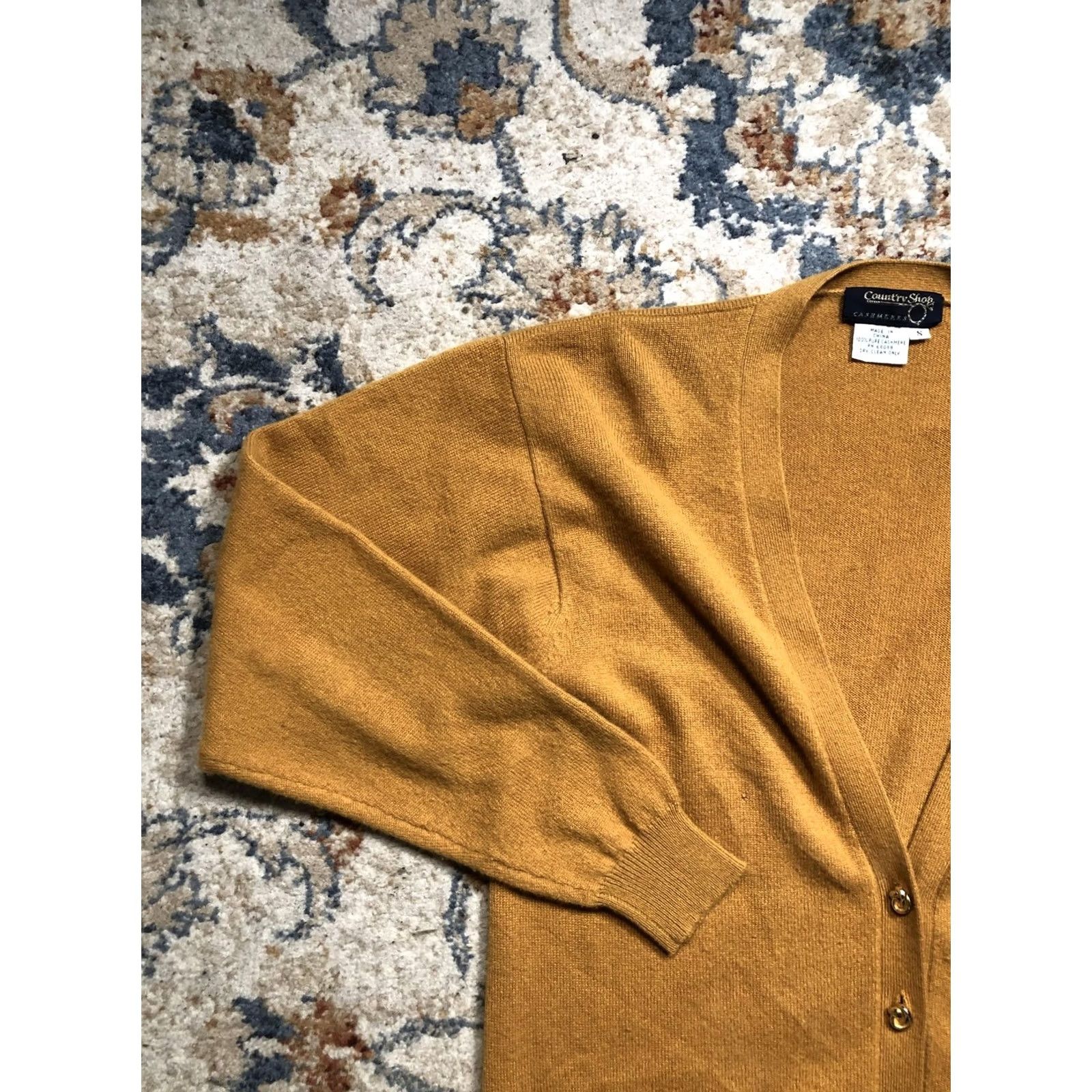 Vintage VINTAGE Country Shop Cashmeres Cardigan Sweater V-Neck Womens Small Yellow 100% Cashmere Button Pockets Knit Blended Ribbed Cuffs Size S / US 4 / IT 40 - 3 Thumbnail