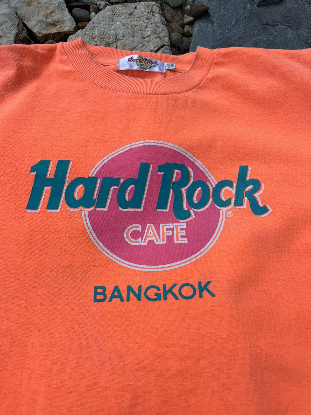 Hard Rock Cafe Vintage Hard Rock Cafe Bangkok neon y2k save the planet tee Size US L / EU 52-54 / 3 - 9 Thumbnail