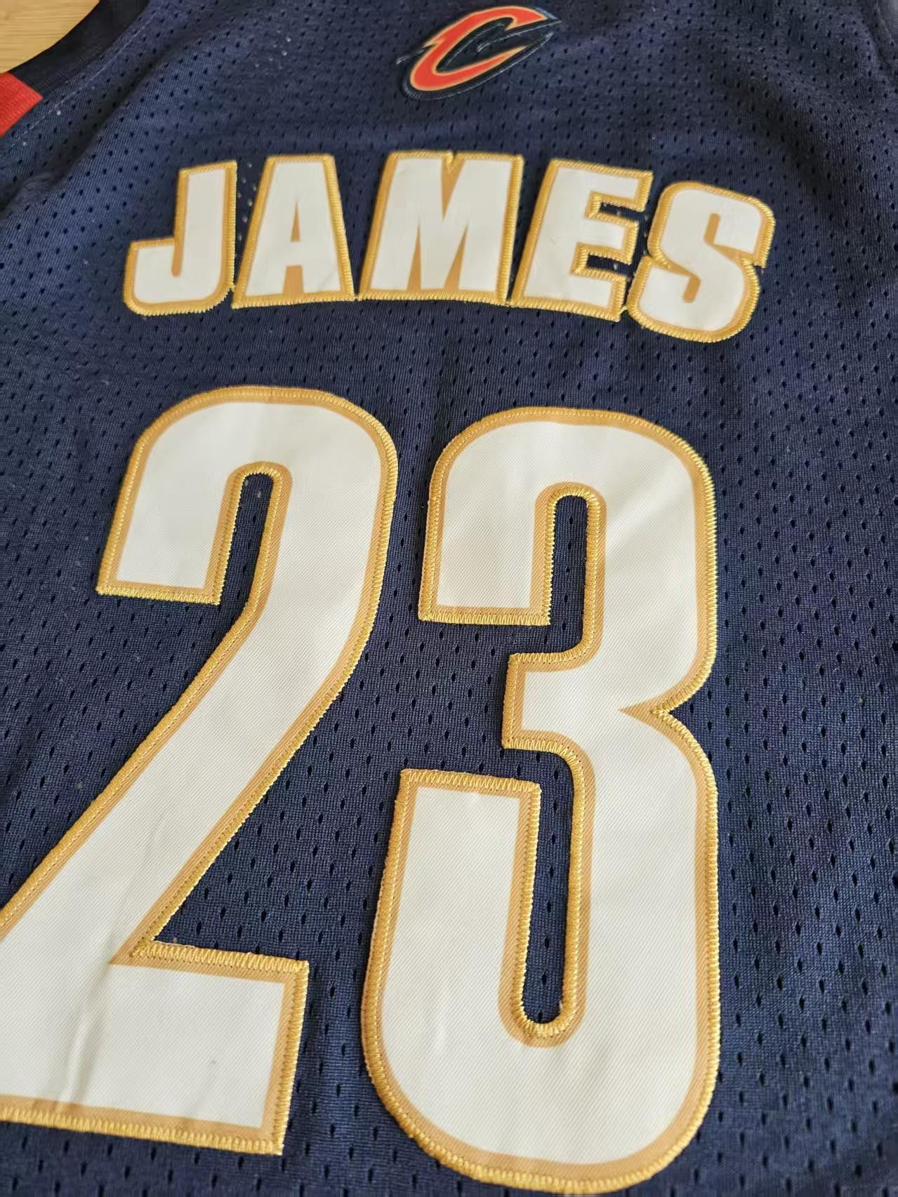 NBA 2003 2004 Cleveland Cavaliers #23 LeBron James Jersey Size US XL / EU 56 / 4 - 5 Thumbnail