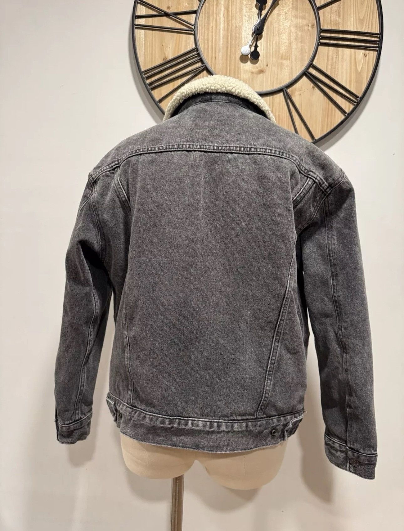 Levi's LEVI'S Black Stonewash SHERPA Denim Jacket Size Medium Size M / US 6-8 / IT 42-44 - 2 Thumbnail