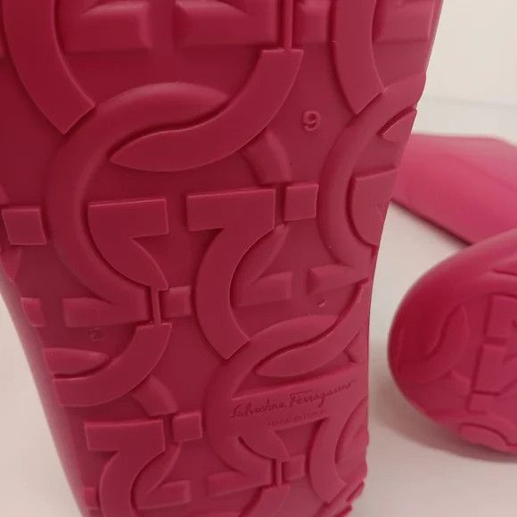 Salvatore Ferragamo Ferragamo Women's Gancini Detail Pink Rain Boots - Size 9 Size US 9 / IT 39 - 13 Thumbnail